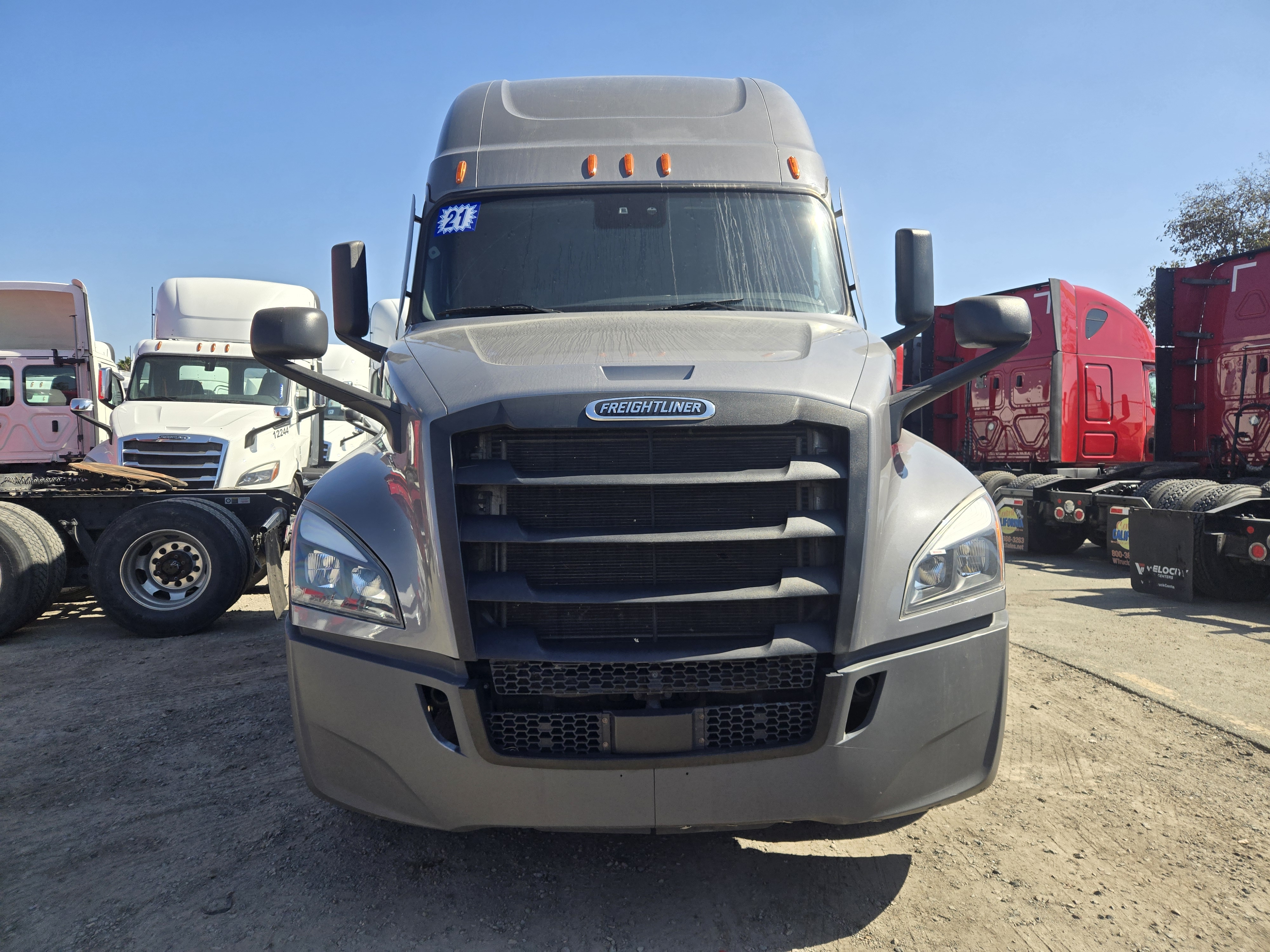 2021 FREIGHTLINER CASCADIA 126SLP - image 2