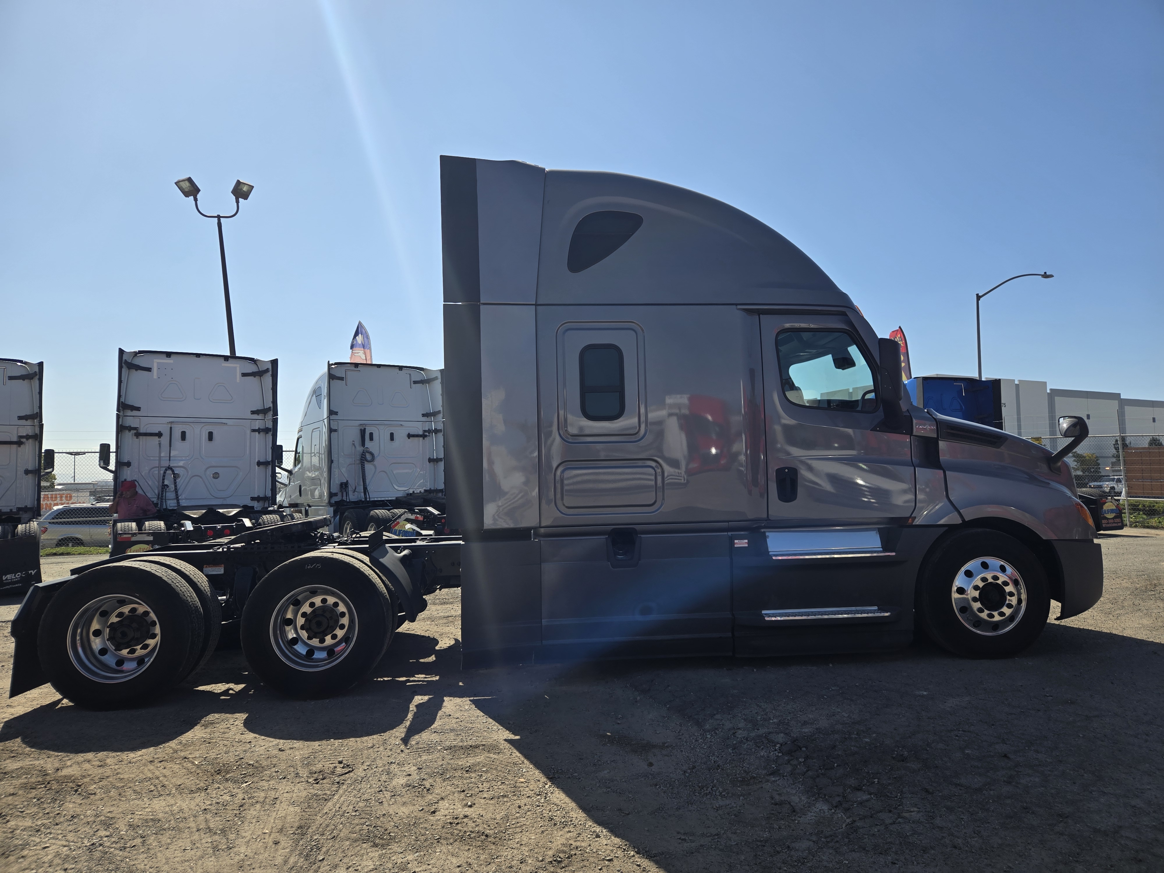 2021 FREIGHTLINER CASCADIA 126SLP - image 3