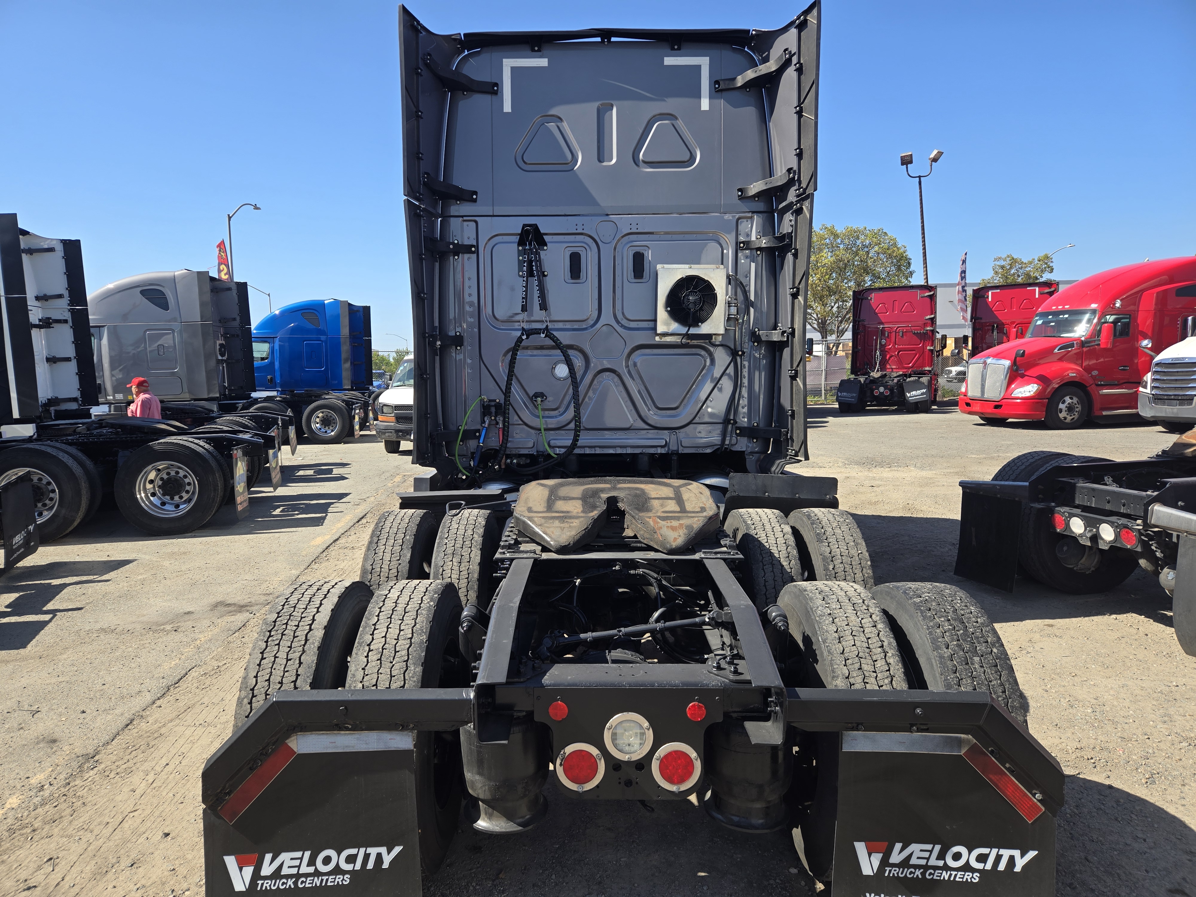 2021 FREIGHTLINER CASCADIA 126SLP - image 5