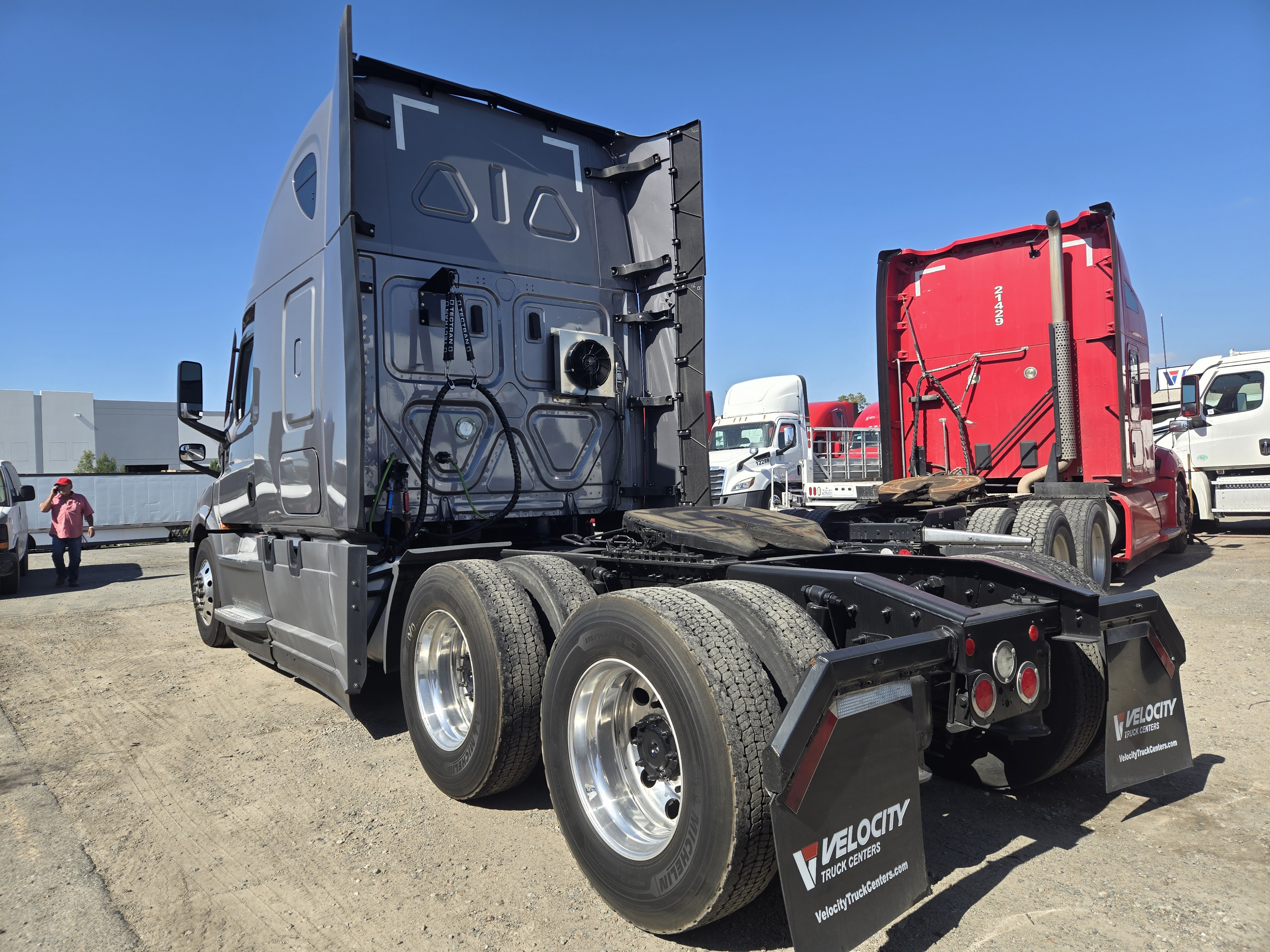 2021 FREIGHTLINER CASCADIA 126SLP - image 6