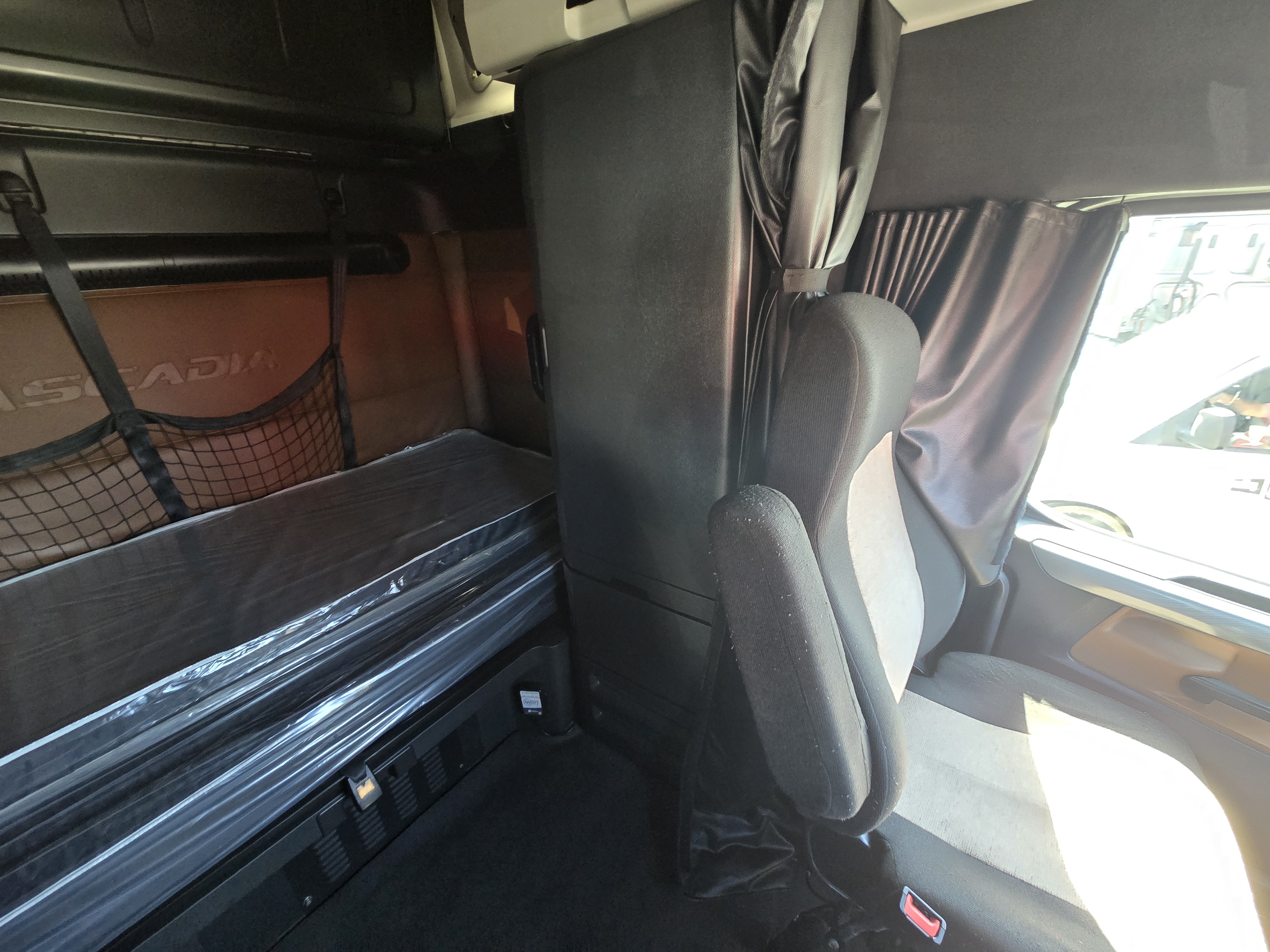 2021 FREIGHTLINER CASCADIA 126SLP - image 21