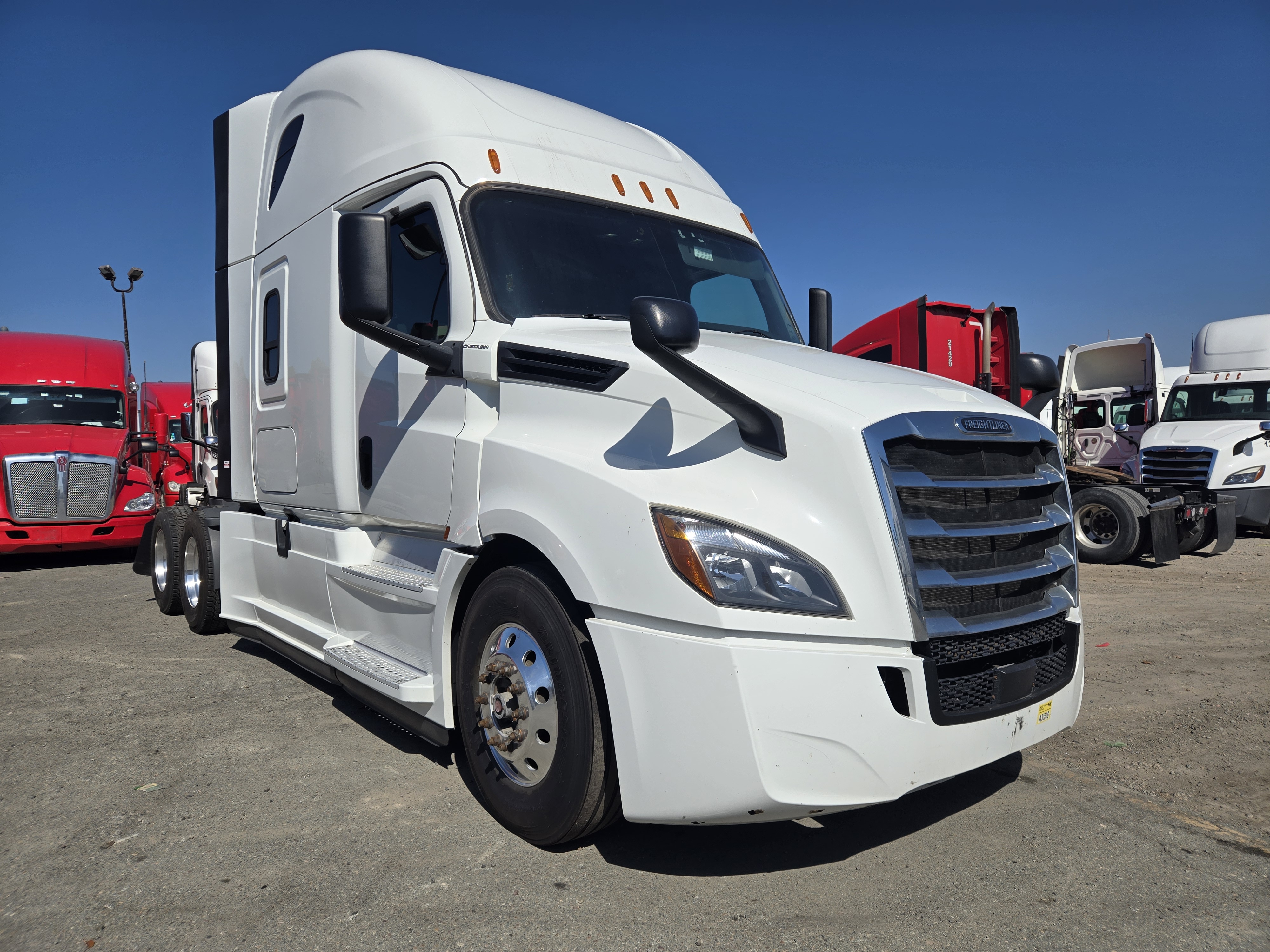 2020 FREIGHTLINER CASCADIA 126SLP - image 8