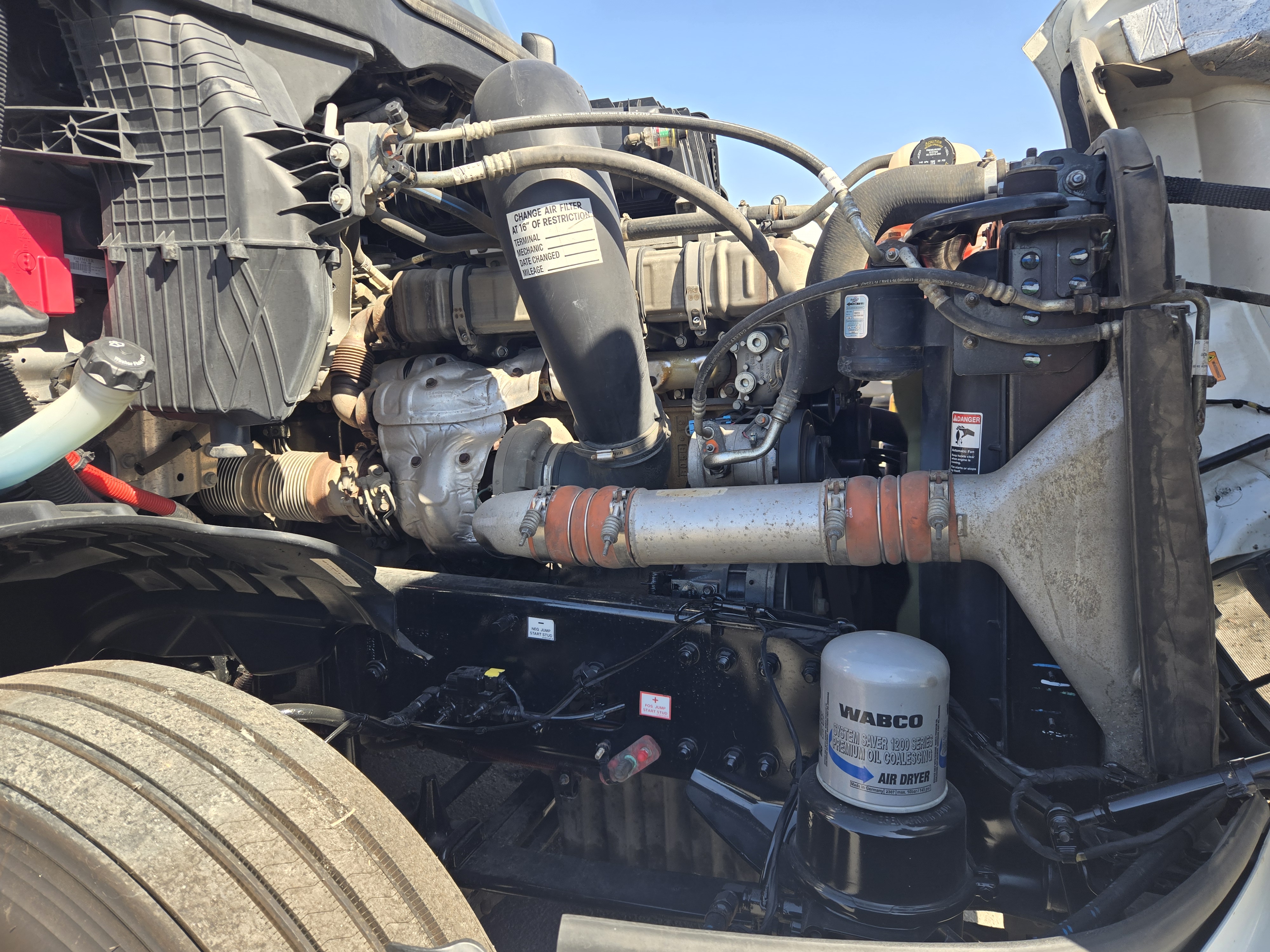 2020 FREIGHTLINER CASCADIA 126SLP - image 10