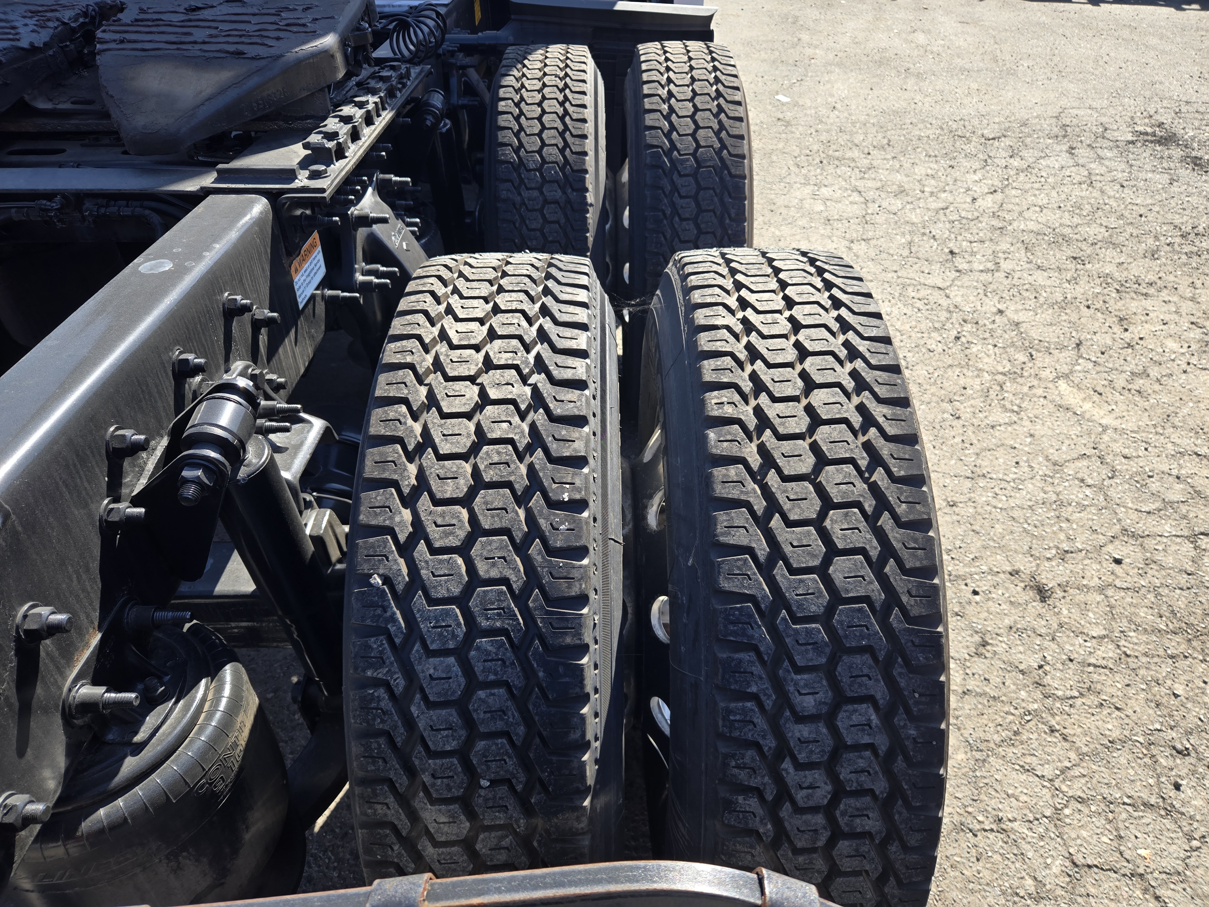 2020 FREIGHTLINER CASCADIA 126SLP - image 13