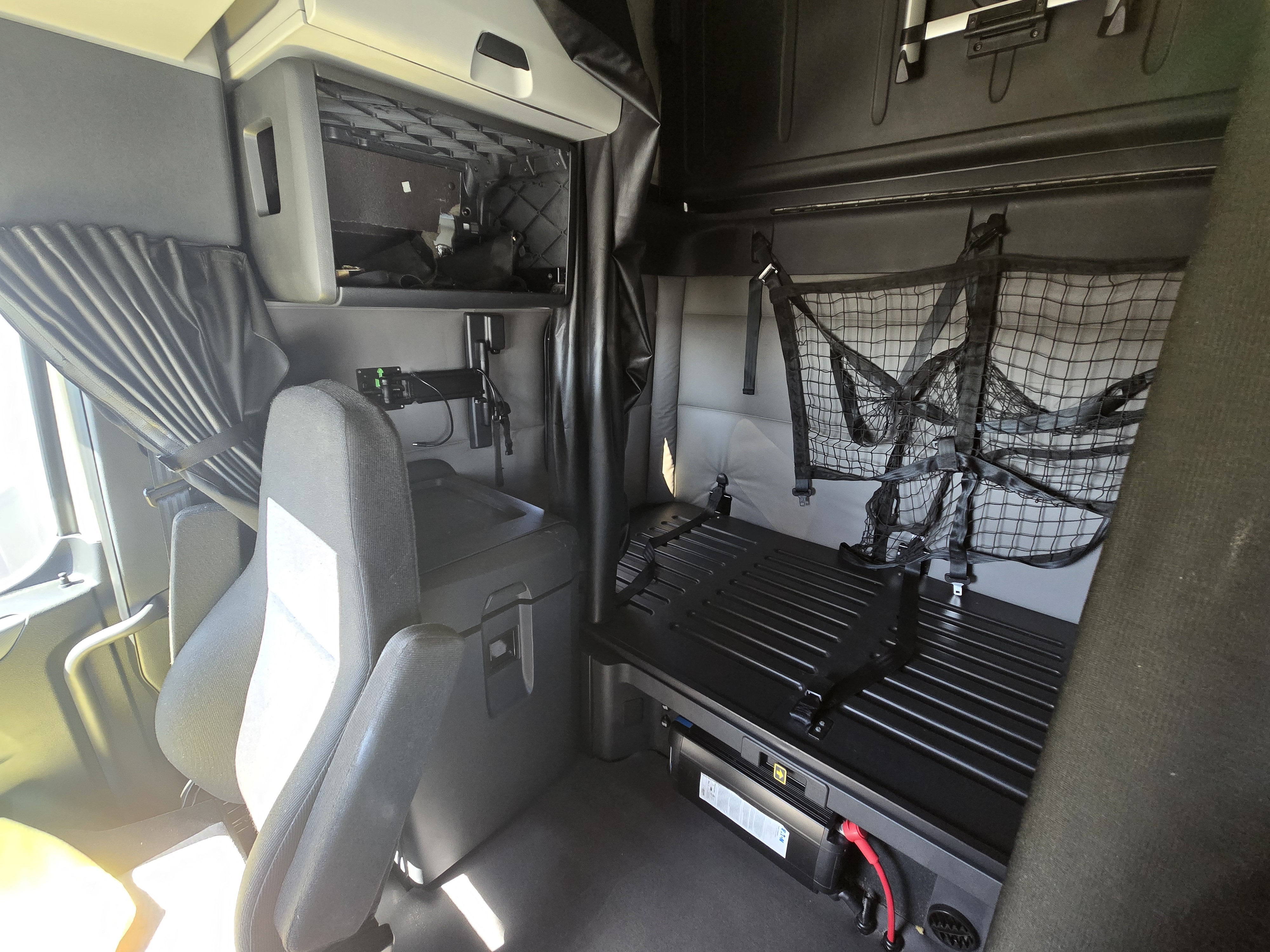 2020 FREIGHTLINER CASCADIA 126SLP - image 21