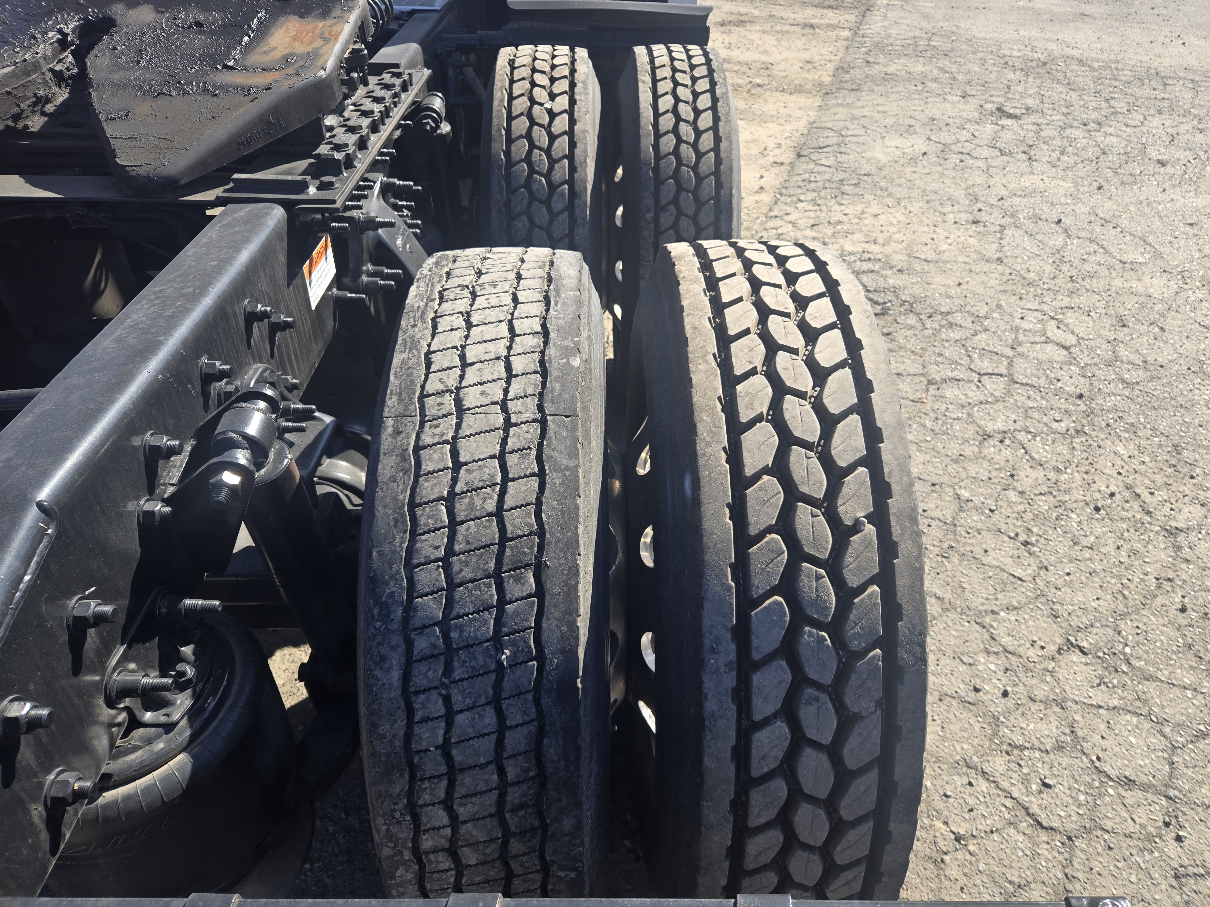 2020 FREIGHTLINER CASCADIA 126SLP - image 13