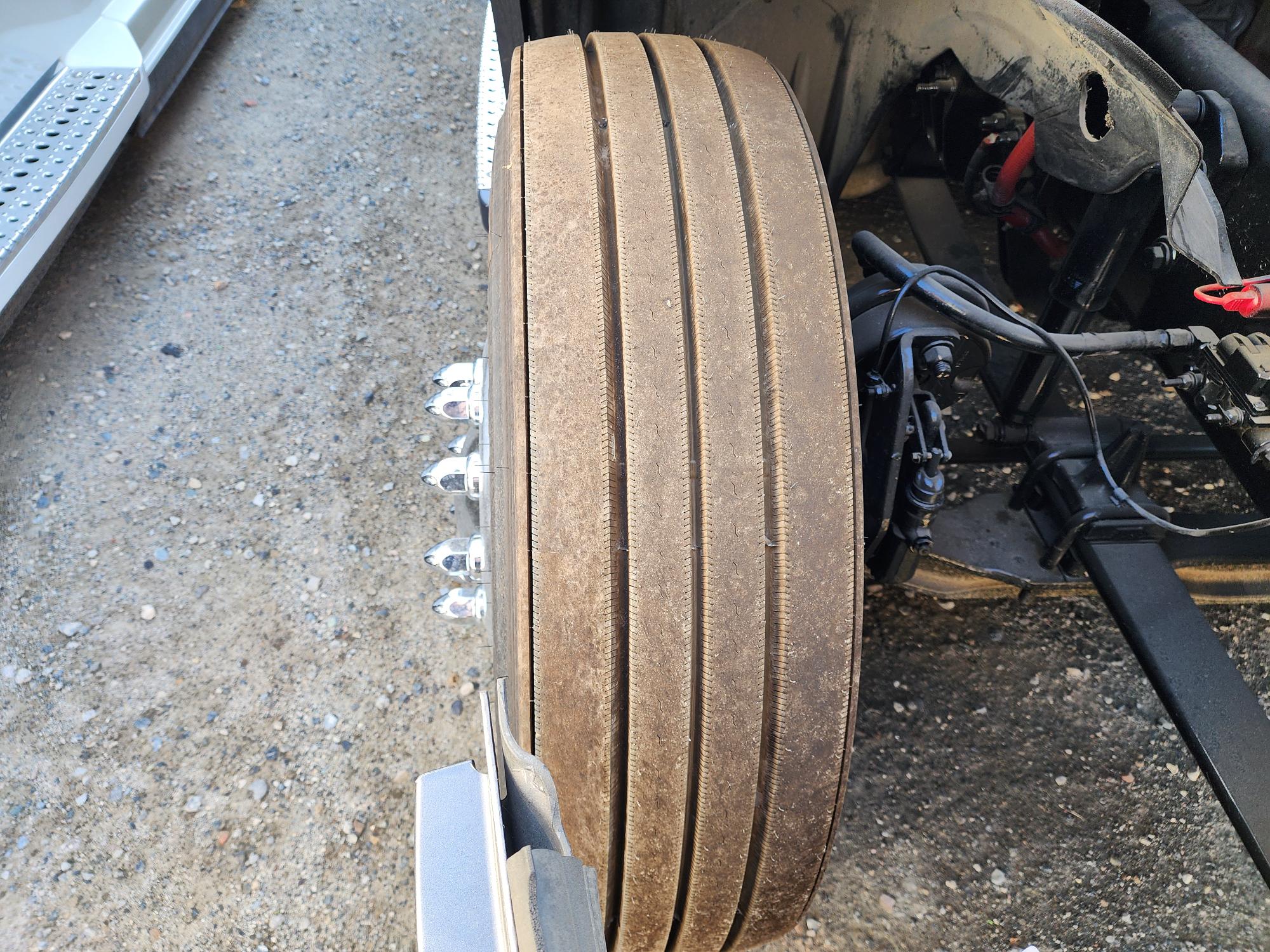 2021 FREIGHTLINER CASCADIA 126SLP - image 11