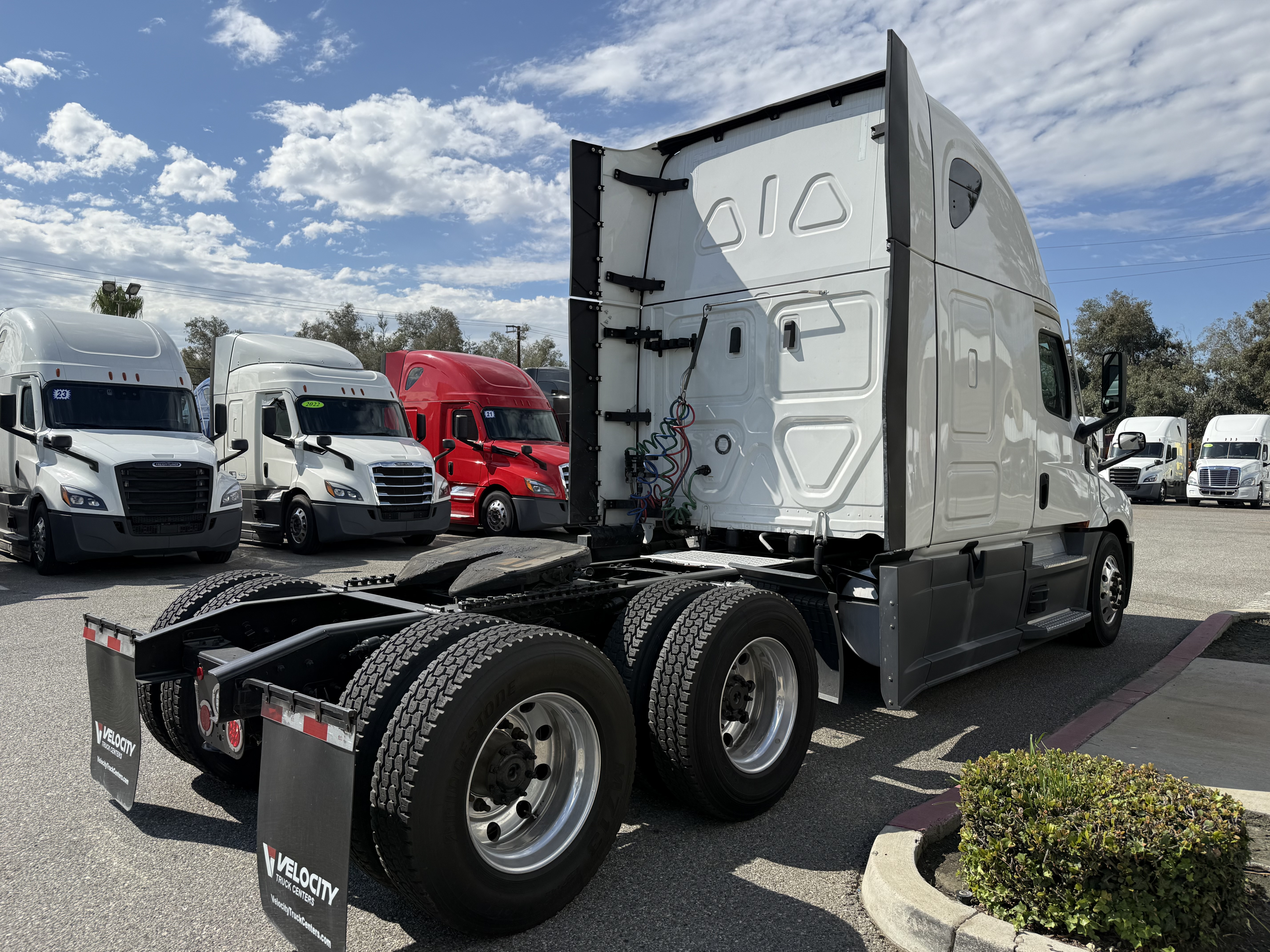 2023 FREIGHTLINER CASCADIA 126SLP - image 6