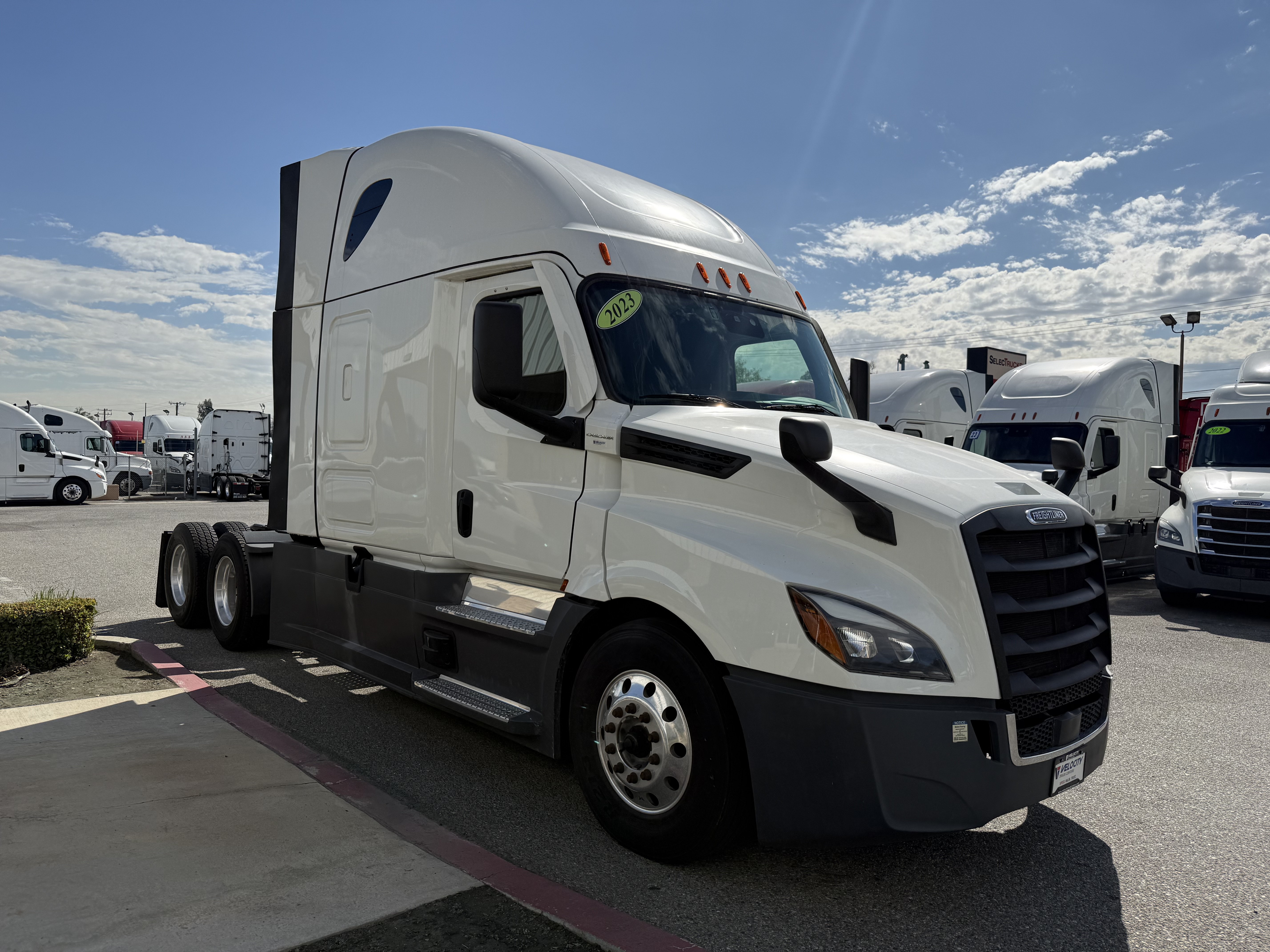 2023 FREIGHTLINER CASCADIA 126SLP - image 8