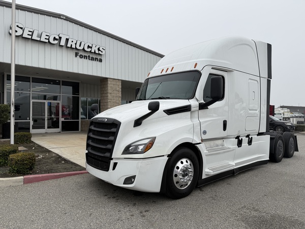 FREIGHTLINER CASCADIA 126SLP 