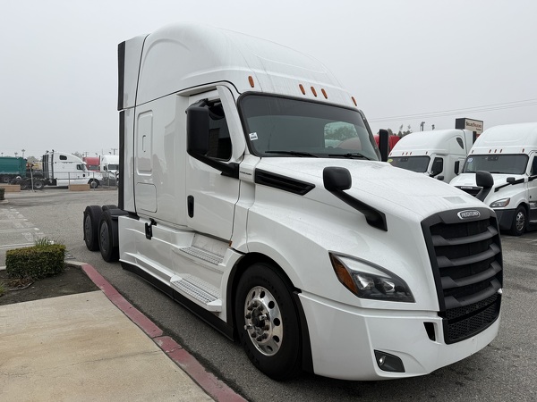 FREIGHTLINER CASCADIA 126SLP 2024