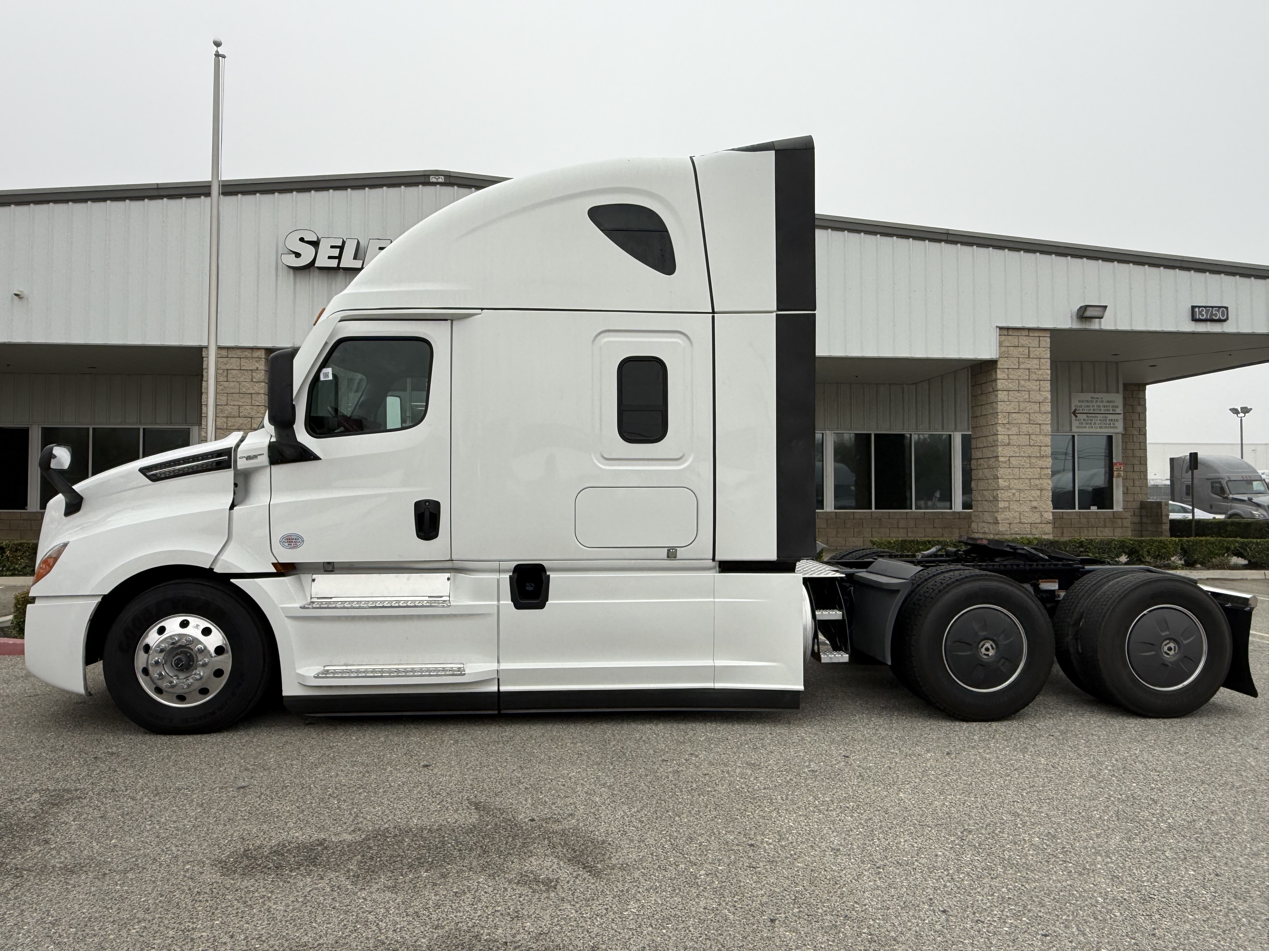 2024 FREIGHTLINER CASCADIA 126SLP - image 3
