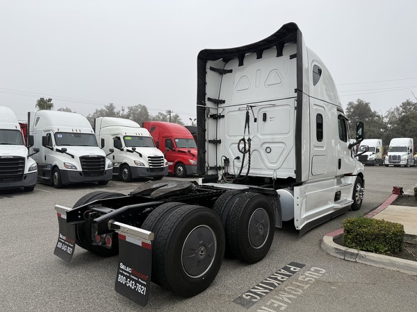 FREIGHTLINER CASCADIA 126SLP 2024