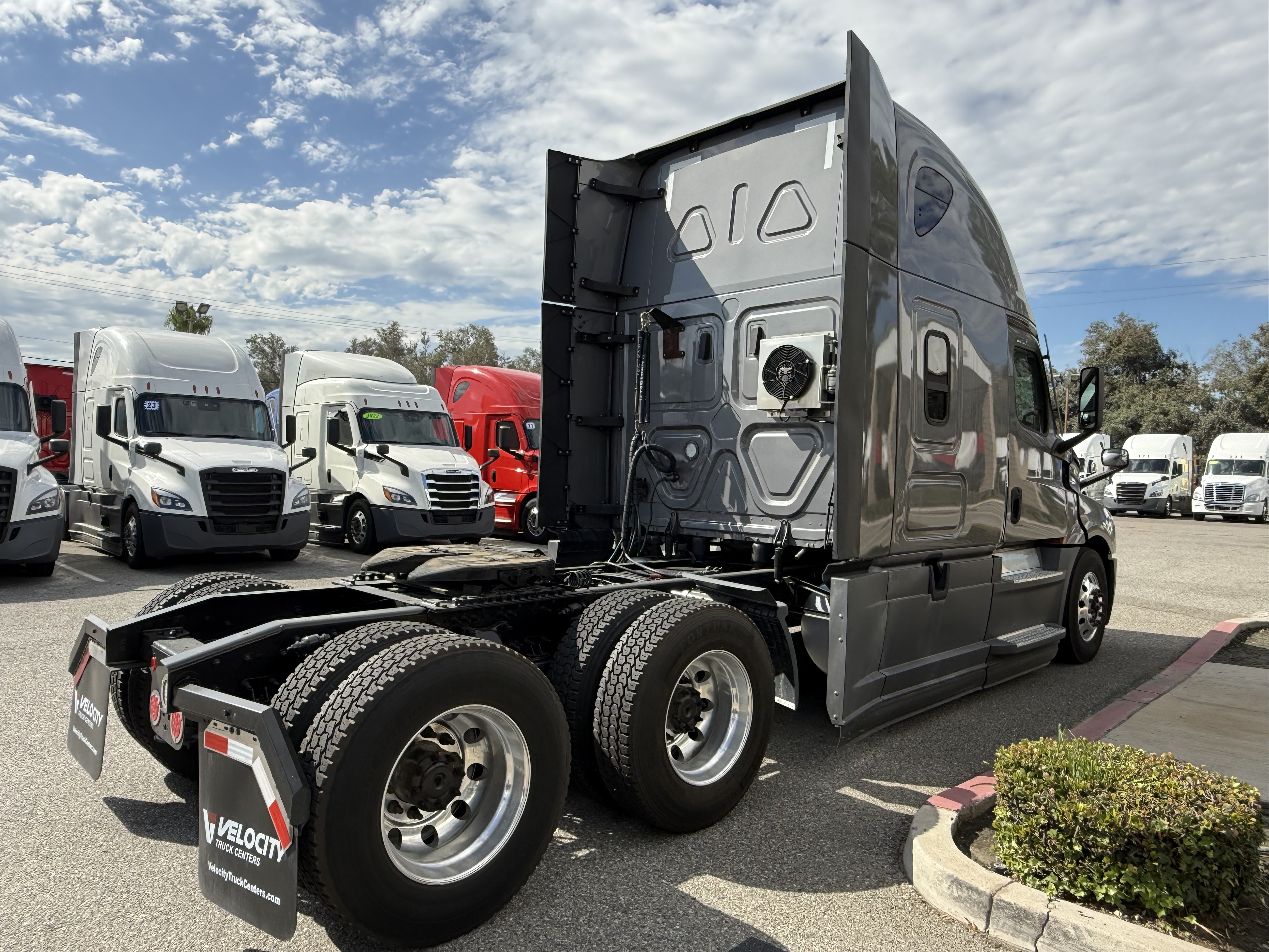 2021 FREIGHTLINER CASCADIA 126SLP - image 6