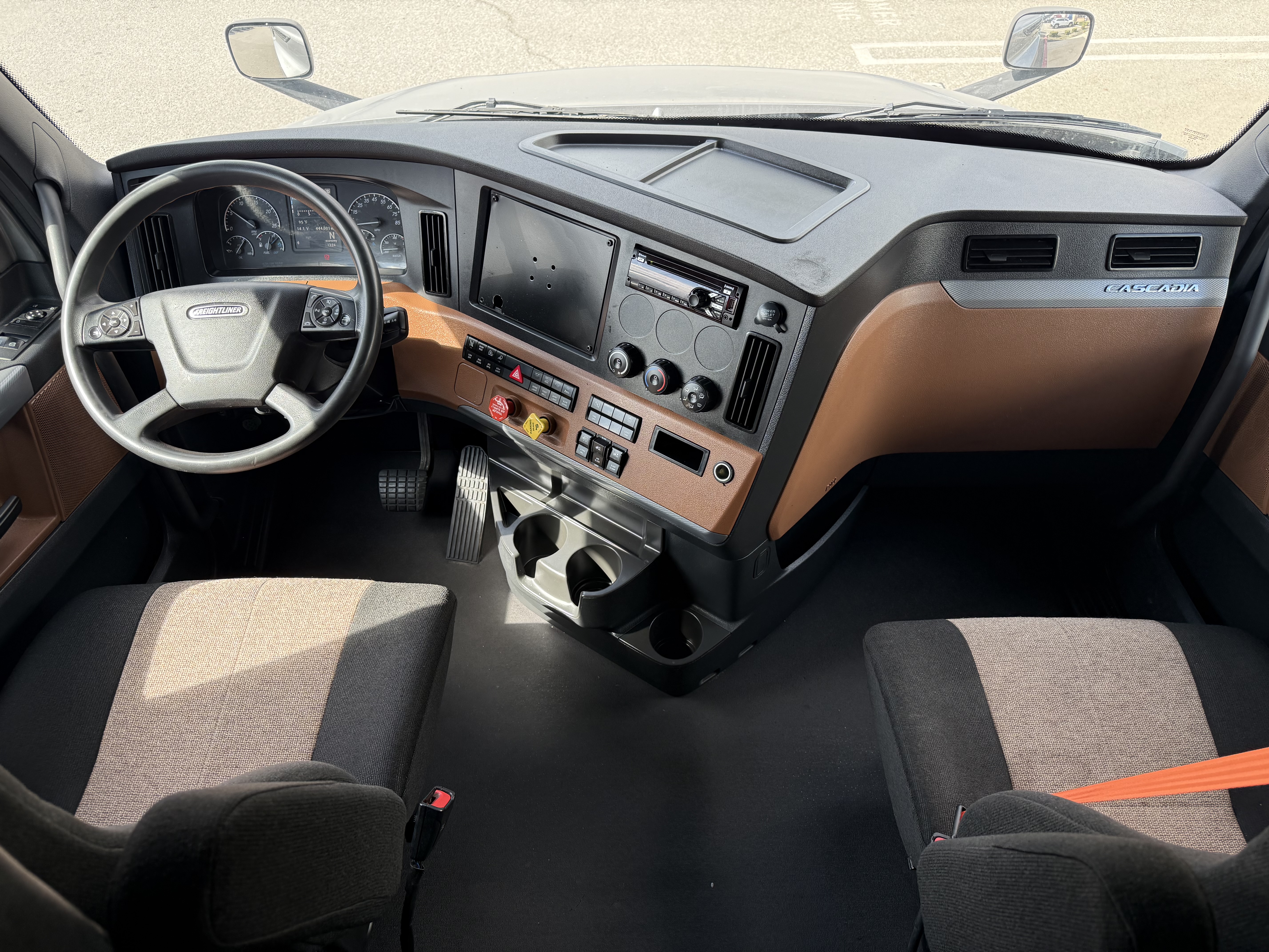 2021 FREIGHTLINER CASCADIA 126SLP - image 16