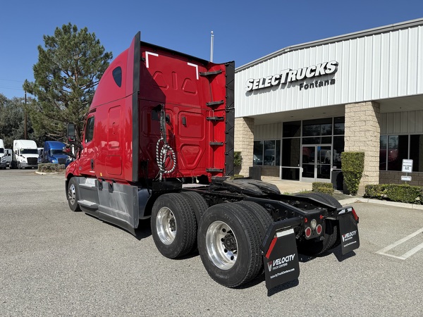 FREIGHTLINER CASCADIA 126SLP 2021