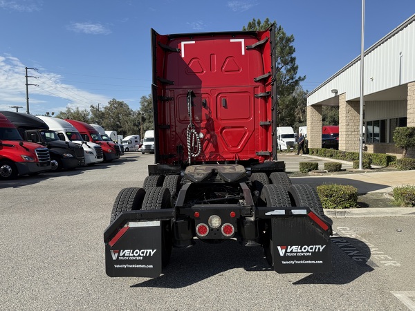 FREIGHTLINER CASCADIA 126SLP 2021