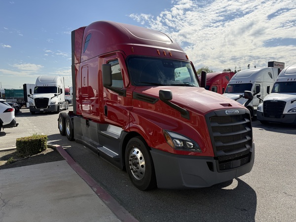 FREIGHTLINER CASCADIA 126SLP 2021