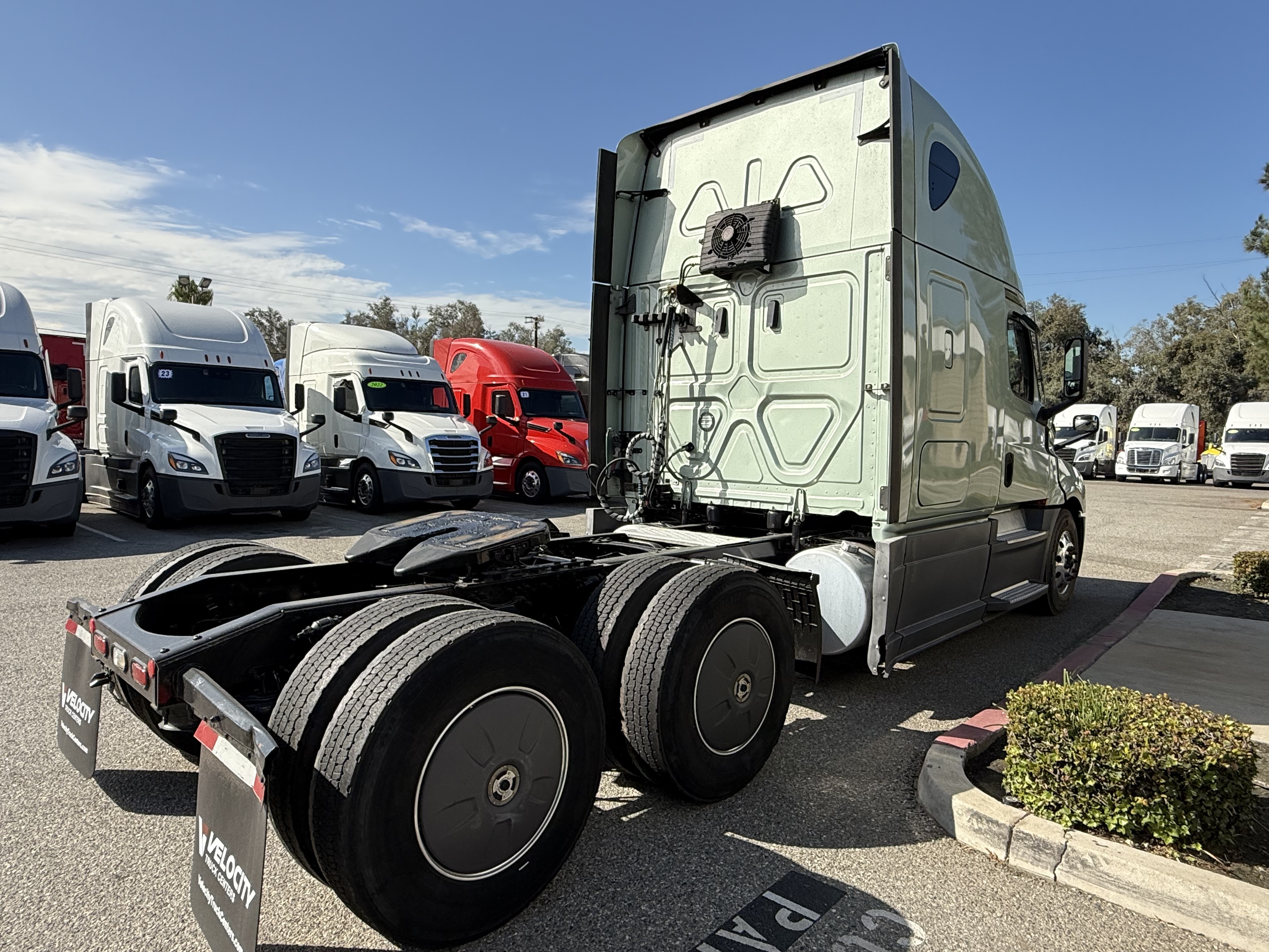 2022 FREIGHTLINER CASCADIA 126SLP - image 5