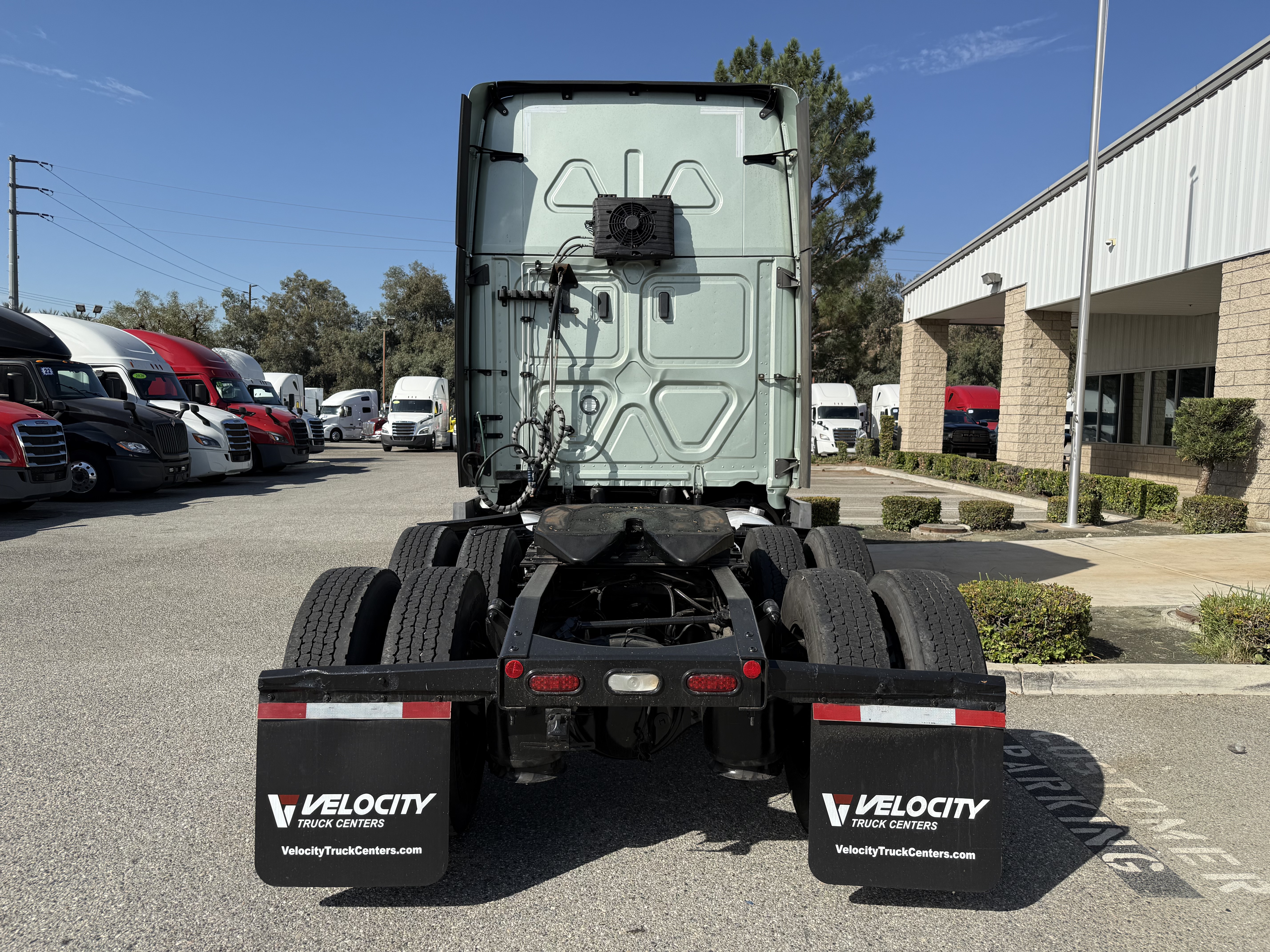 2022 FREIGHTLINER CASCADIA 126SLP - image 6