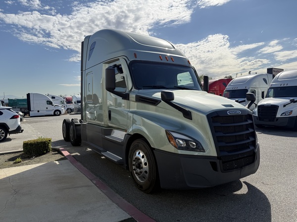 FREIGHTLINER CASCADIA 126SLP 2022