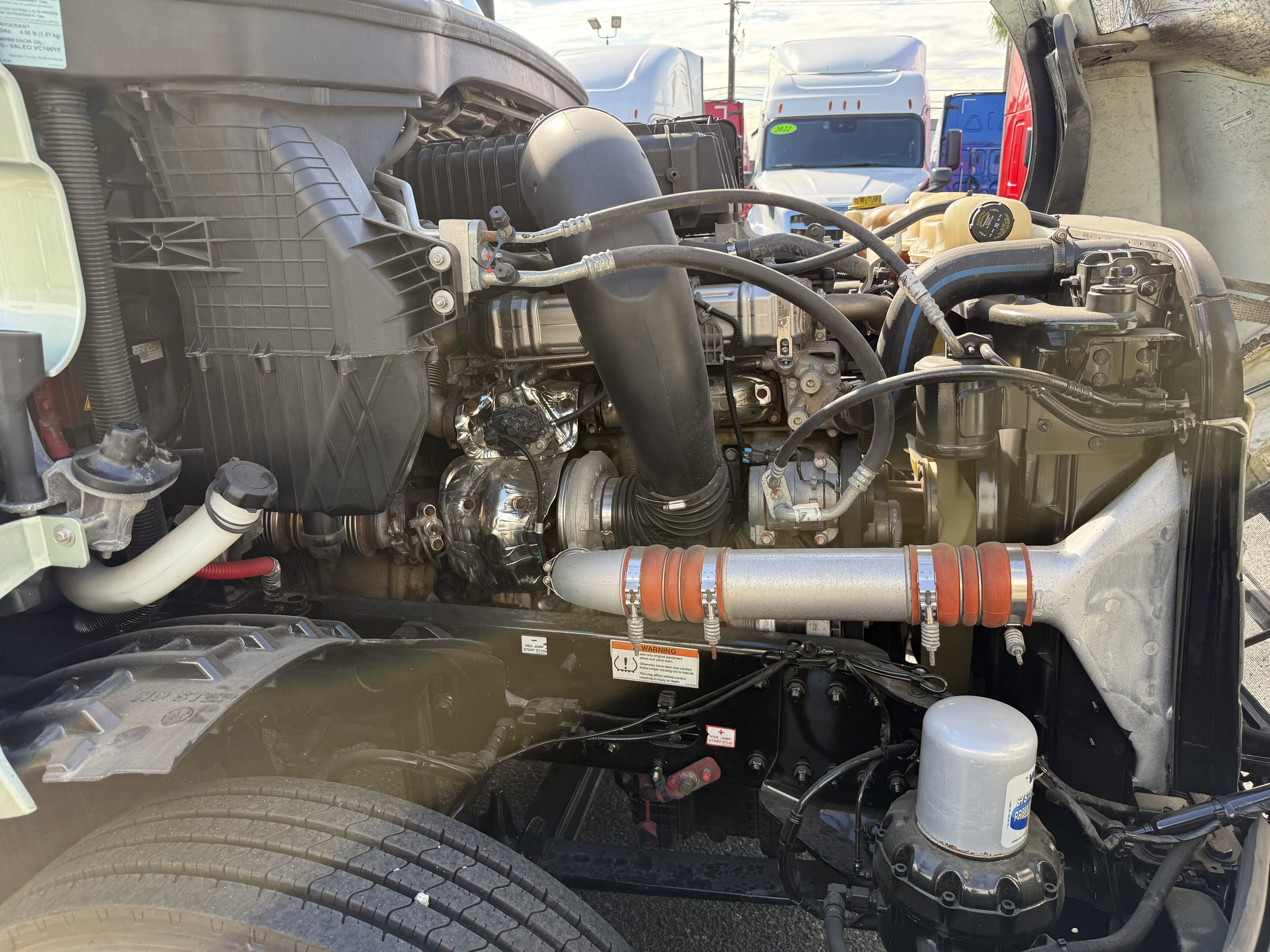 2022 FREIGHTLINER CASCADIA 126SLP - image 9