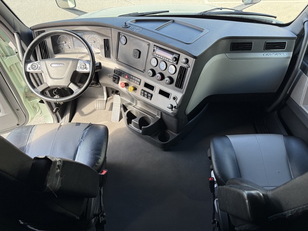 FREIGHTLINER CASCADIA 126SLP 2022
