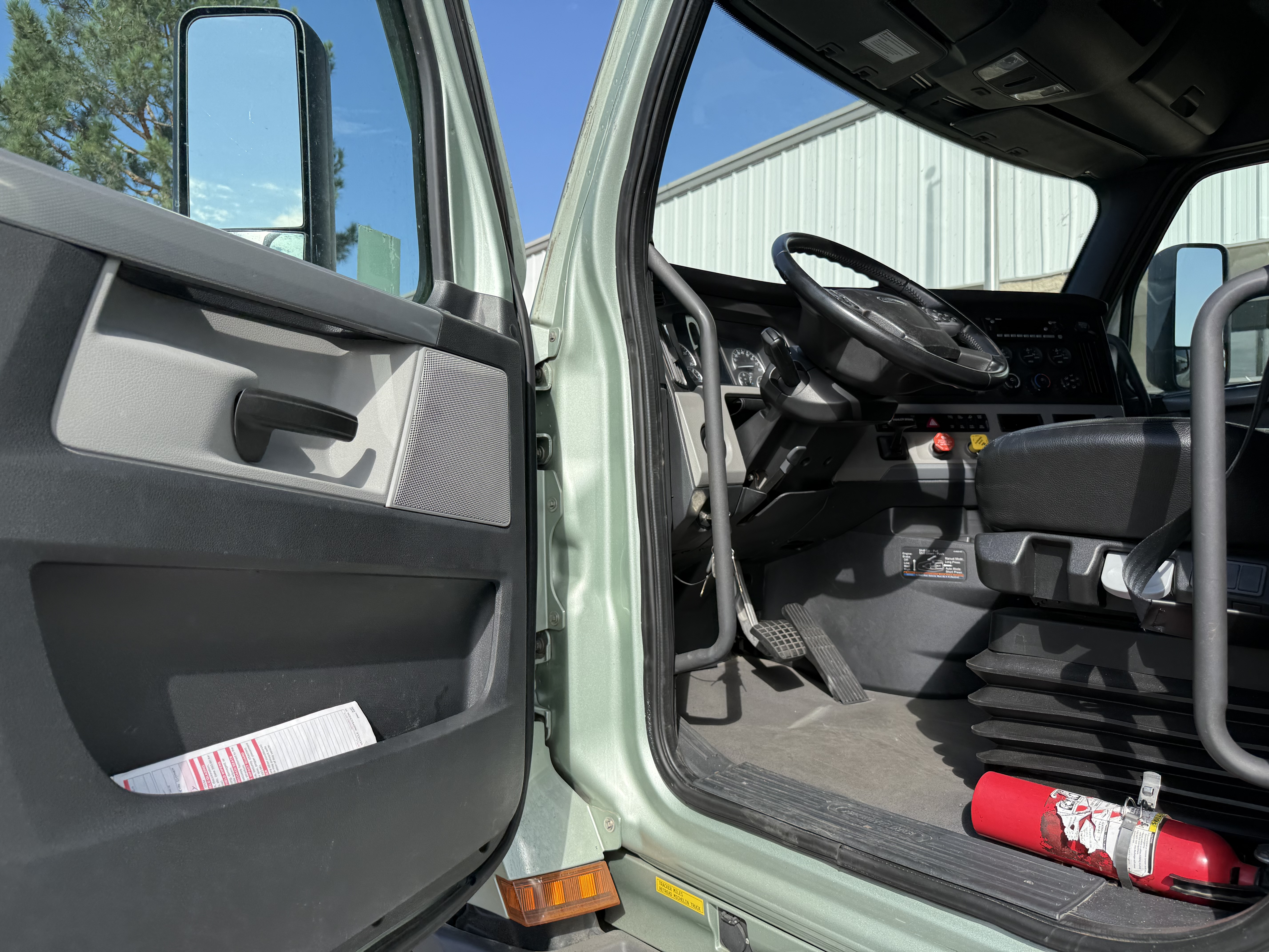 2022 FREIGHTLINER CASCADIA 126SLP - image 18