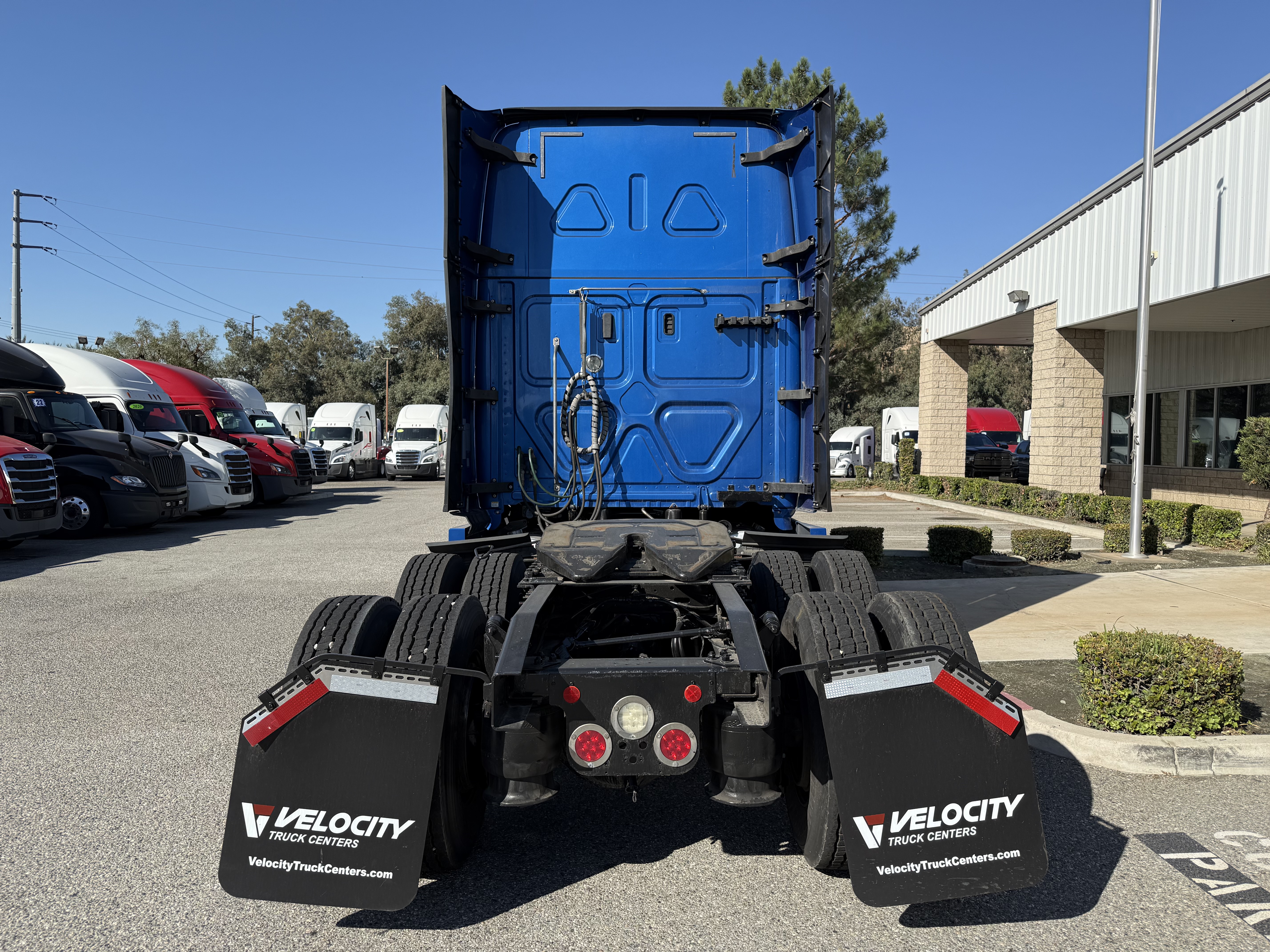 2020 FREIGHTLINER CASCADIA 126SLP - image 5