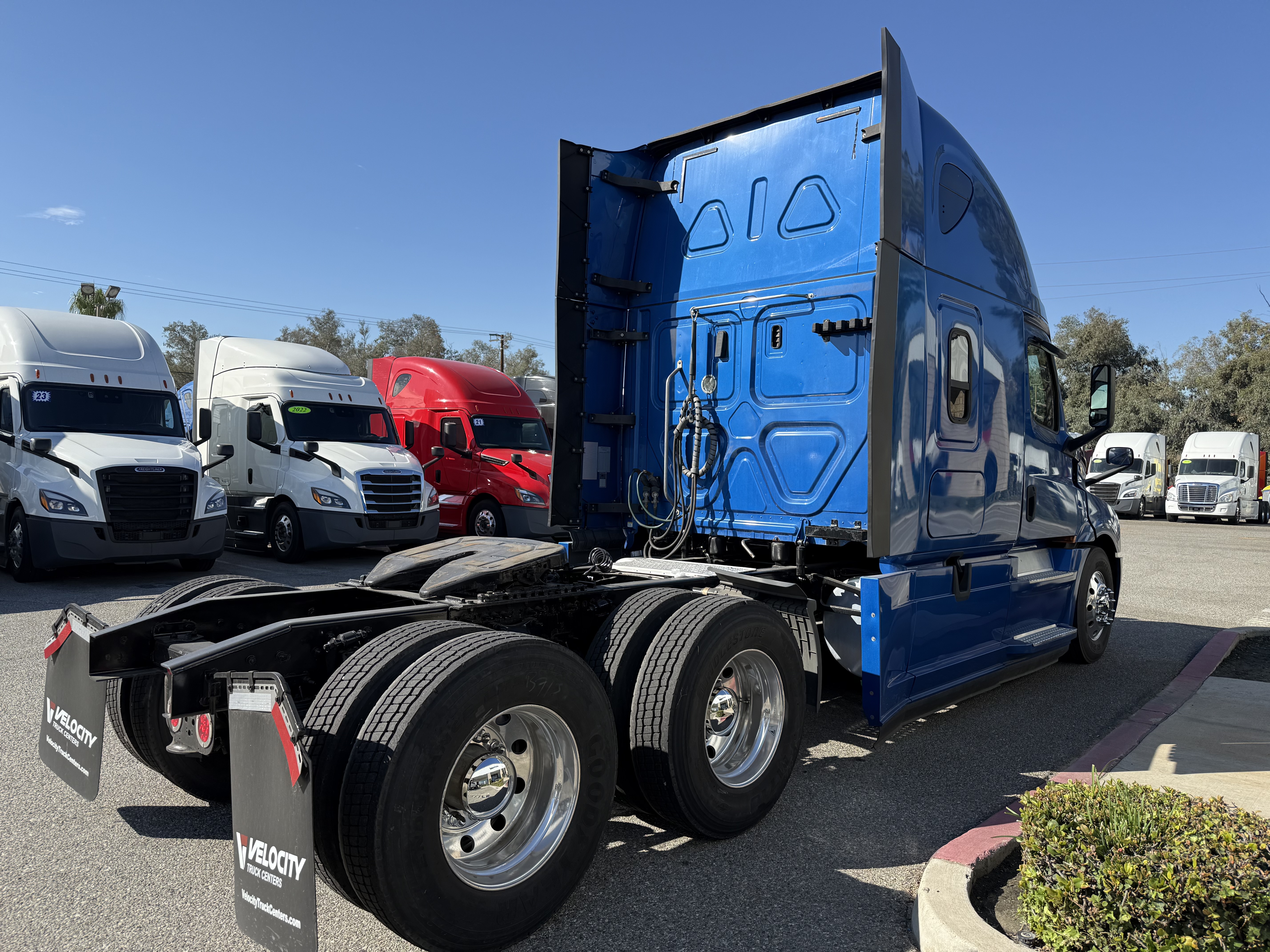 2020 FREIGHTLINER CASCADIA 126SLP - image 6