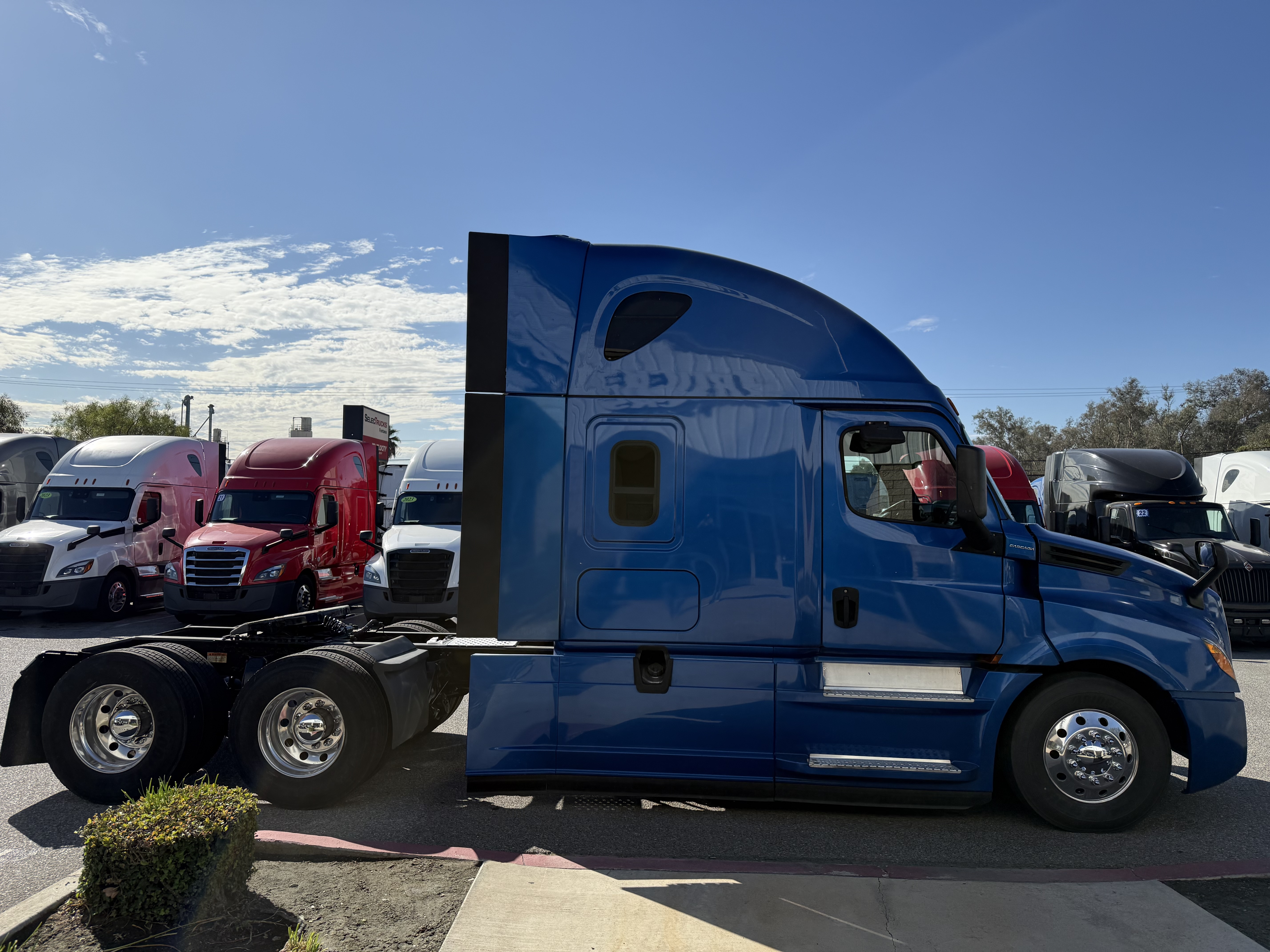 2020 FREIGHTLINER CASCADIA 126SLP - image 7