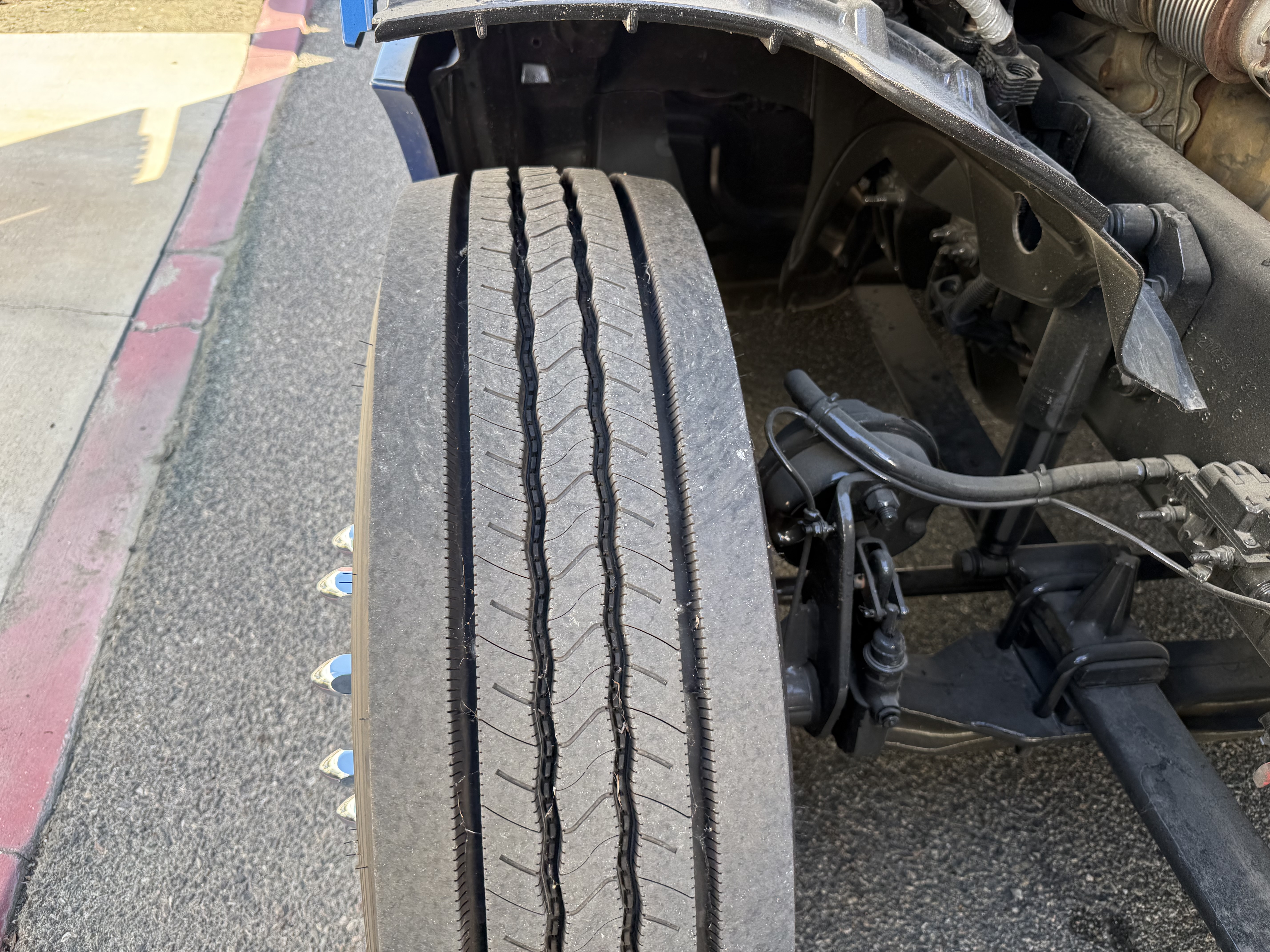 2020 FREIGHTLINER CASCADIA 126SLP - image 13