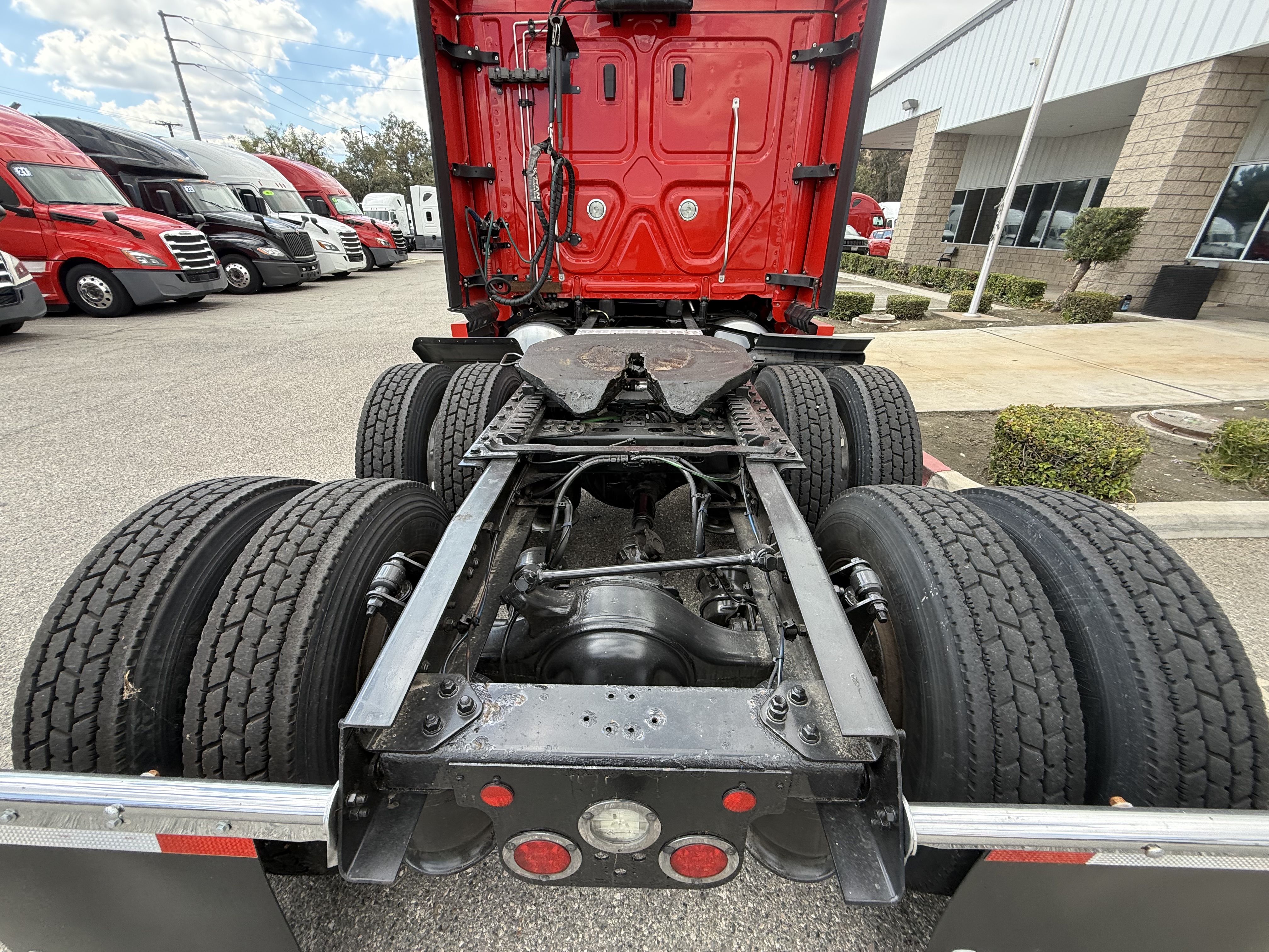 2021 FREIGHTLINER CASCADIA 126SLP - image 6
