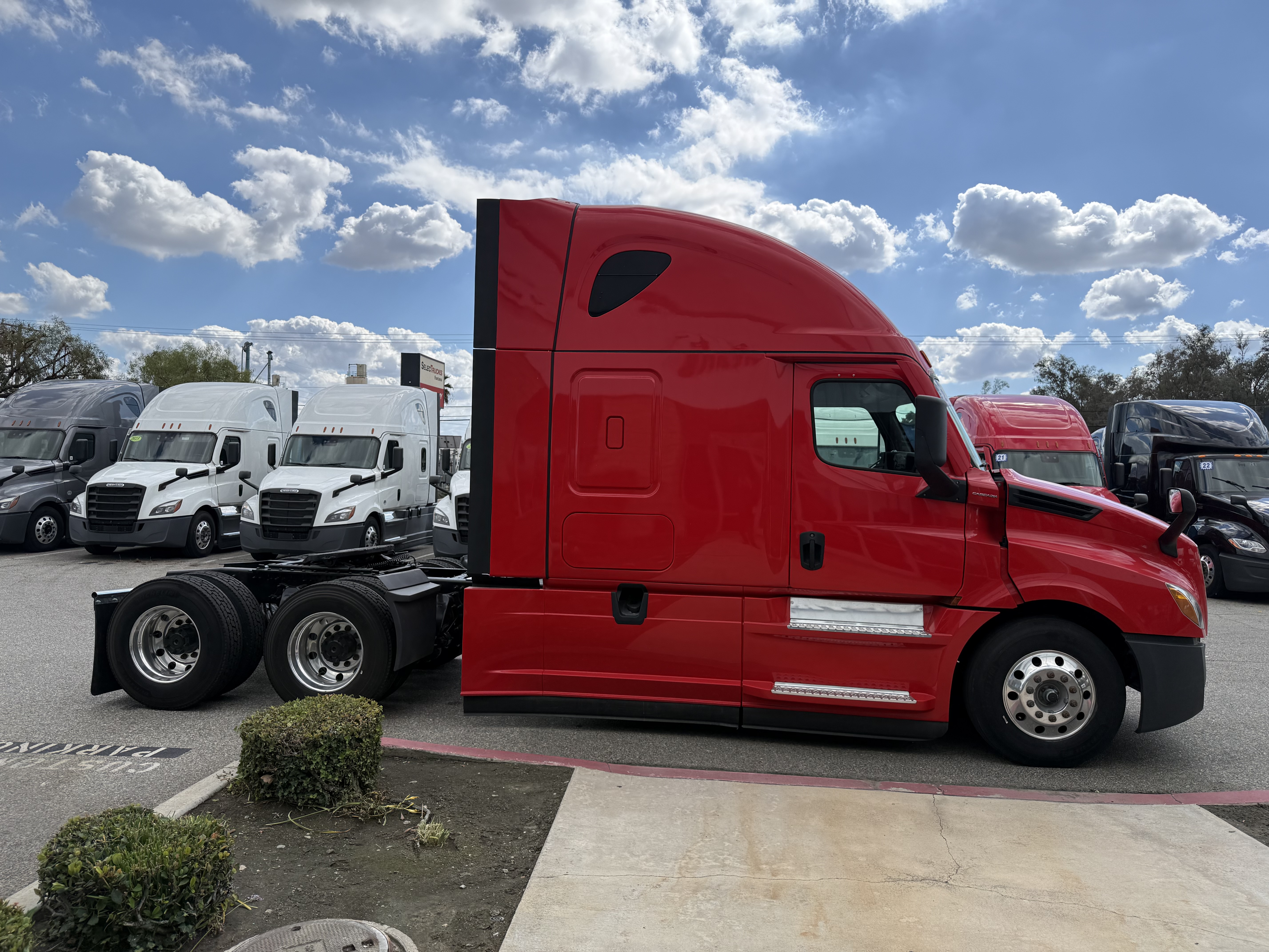 2021 FREIGHTLINER CASCADIA 126SLP - image 8