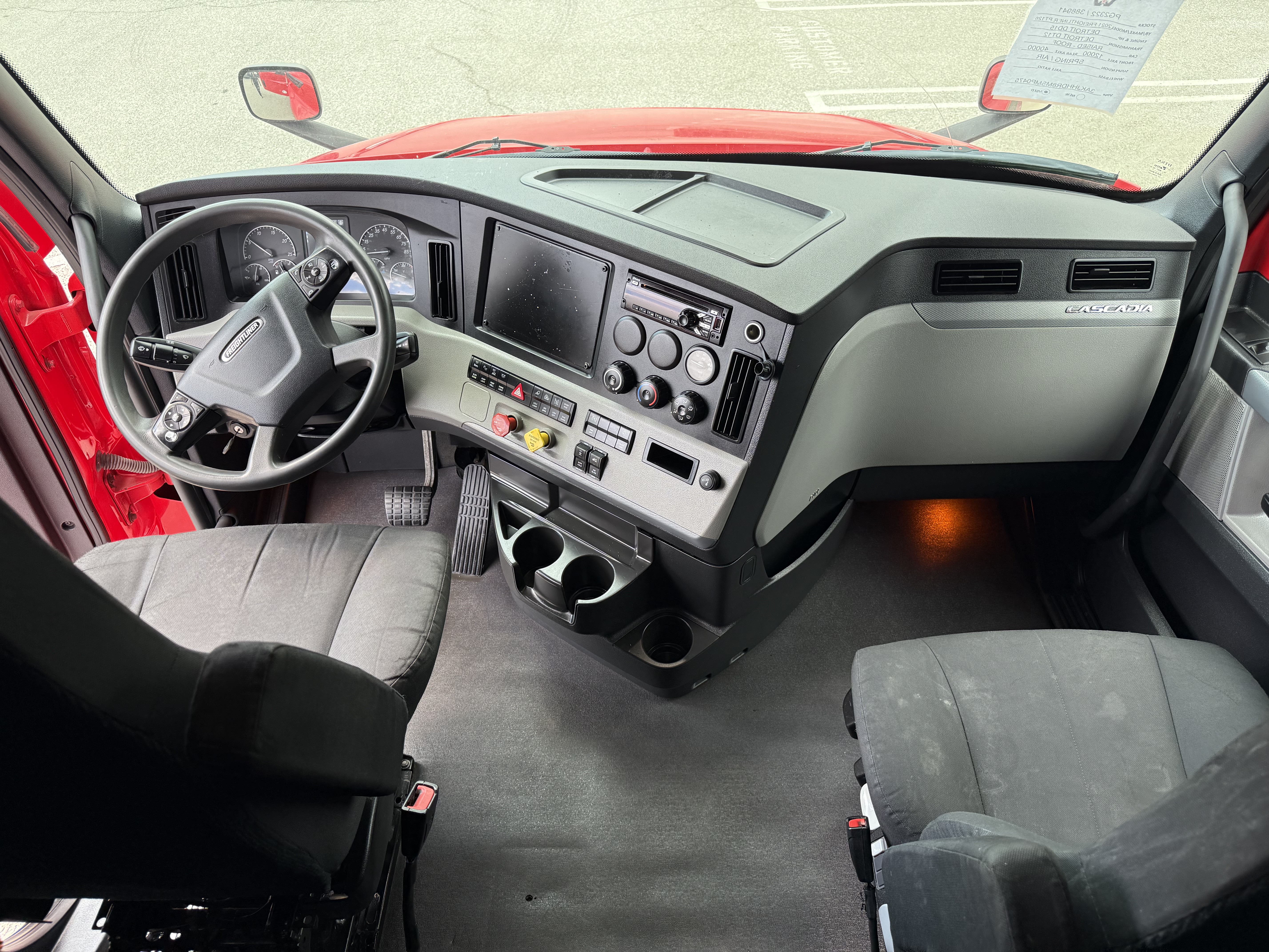 2021 FREIGHTLINER CASCADIA 126SLP - image 17