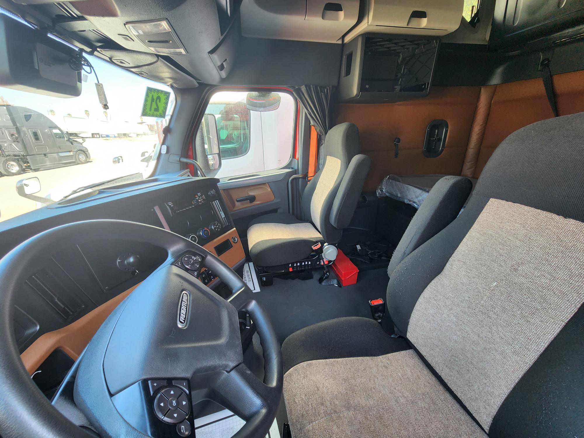 2021 FREIGHTLINER CASCADIA 126SLP - image 16