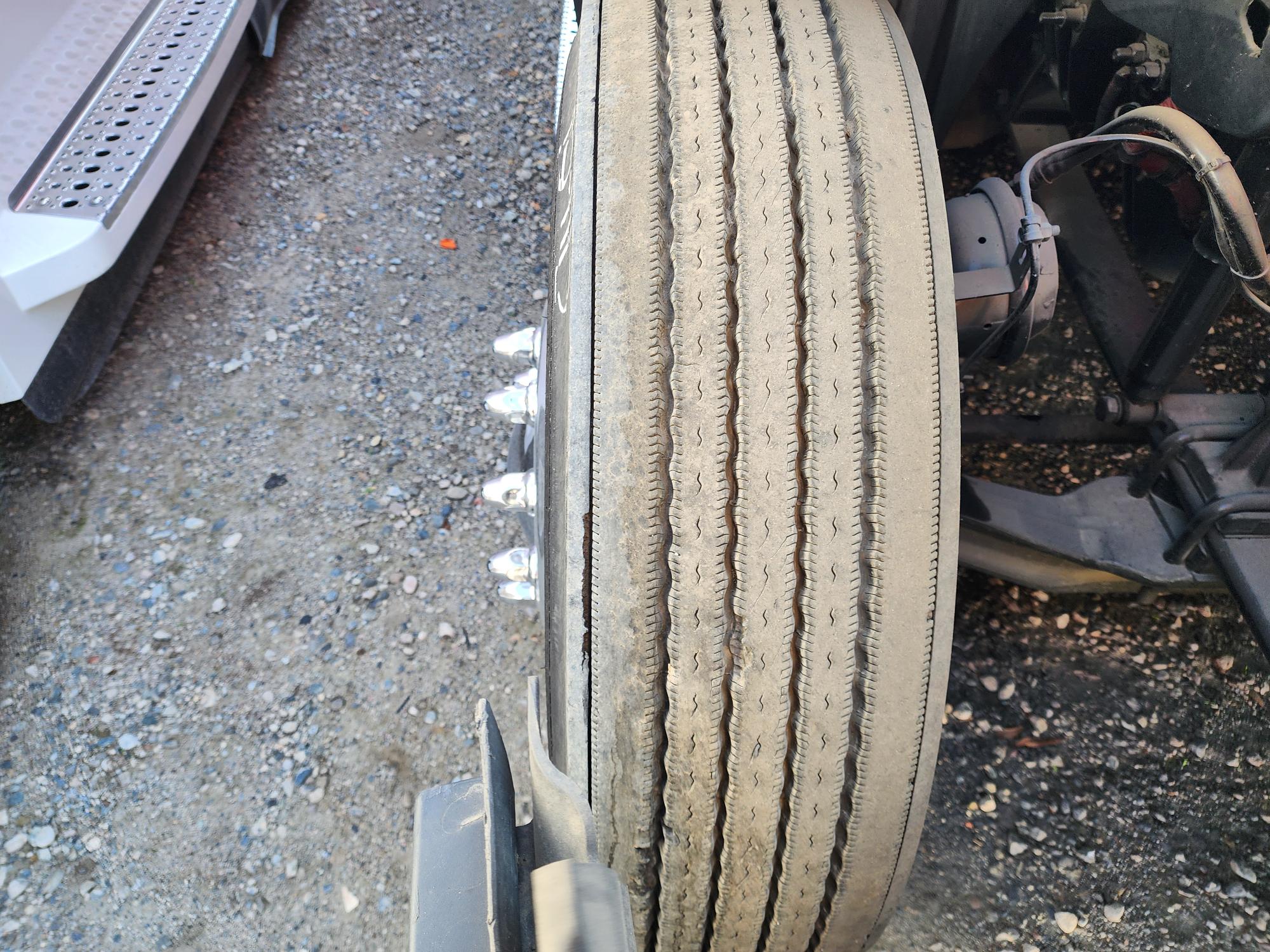 2021 FREIGHTLINER CASCADIA 126SLP - image 11