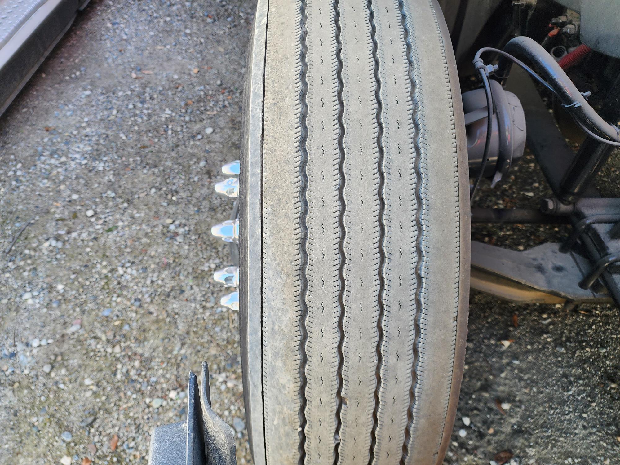 2020 FREIGHTLINER CASCADIA 126SLP - image 10