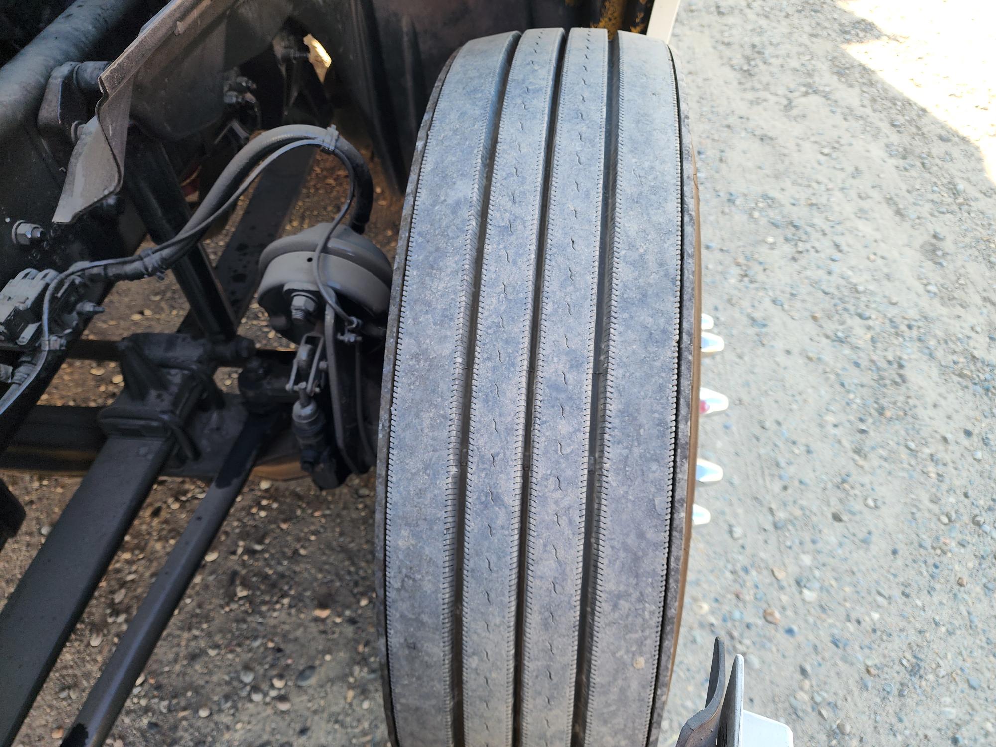 2020 FREIGHTLINER CASCADIA 126SLP - image 12