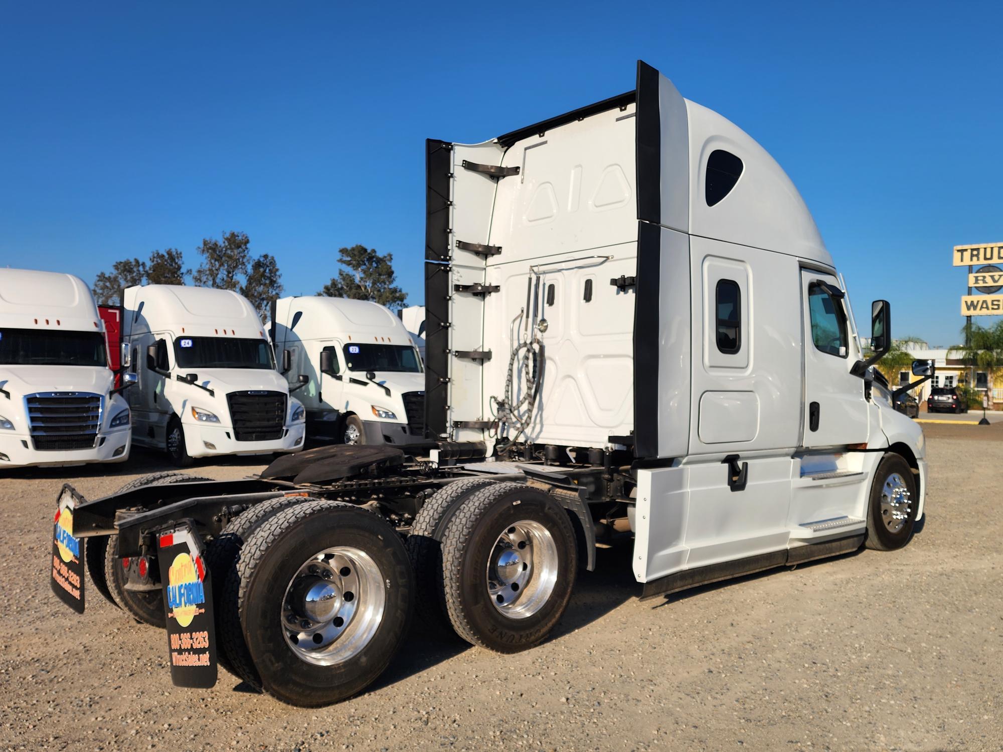 2020 FREIGHTLINER CASCADIA 126SLP - image 6