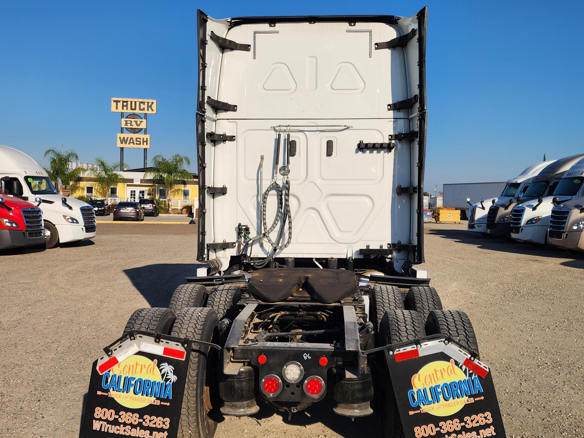 2020 FREIGHTLINER CASCADIA 126SLP - image 5