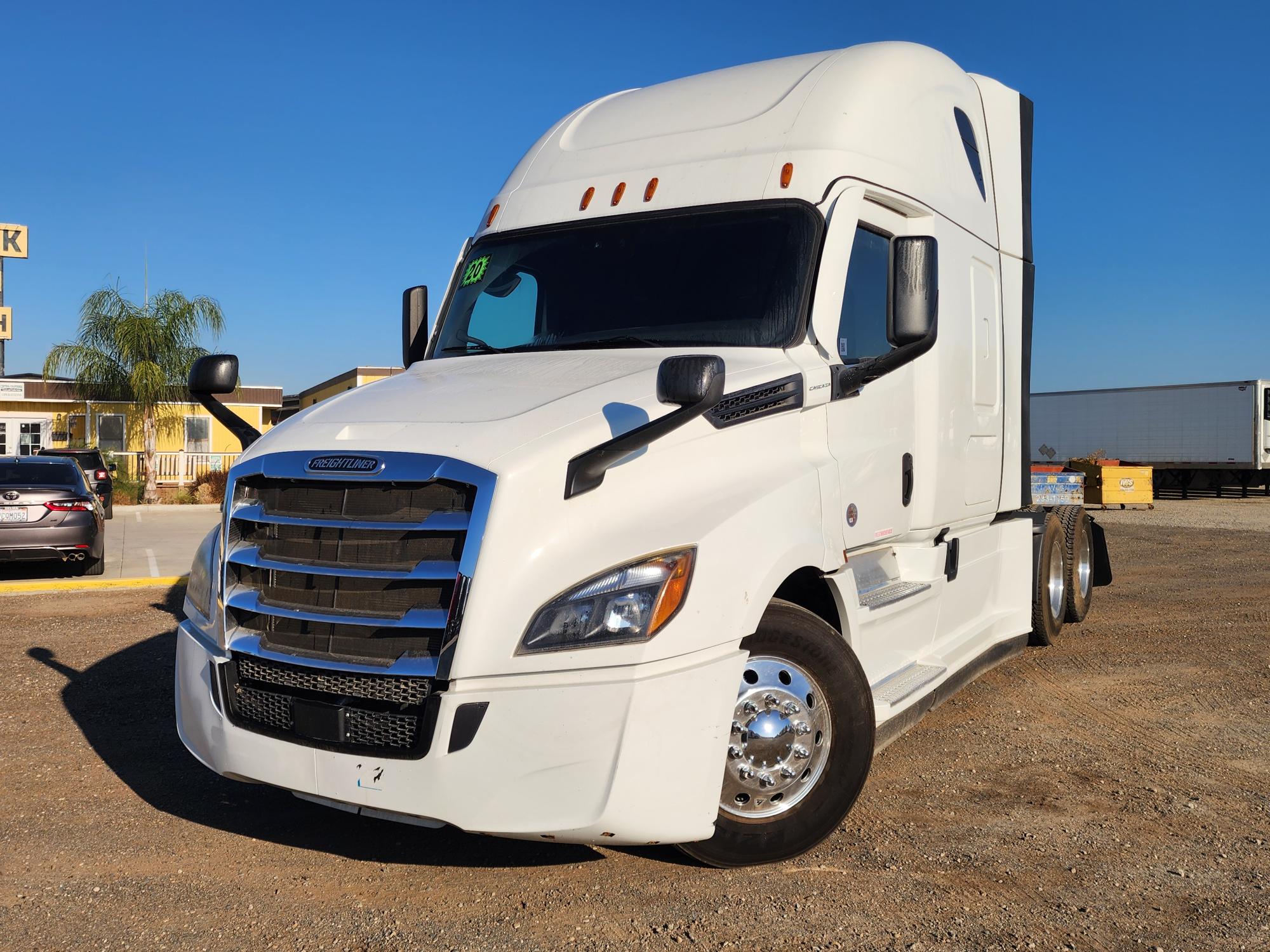 2020 FREIGHTLINER CASCADIA 126SLP - image 1