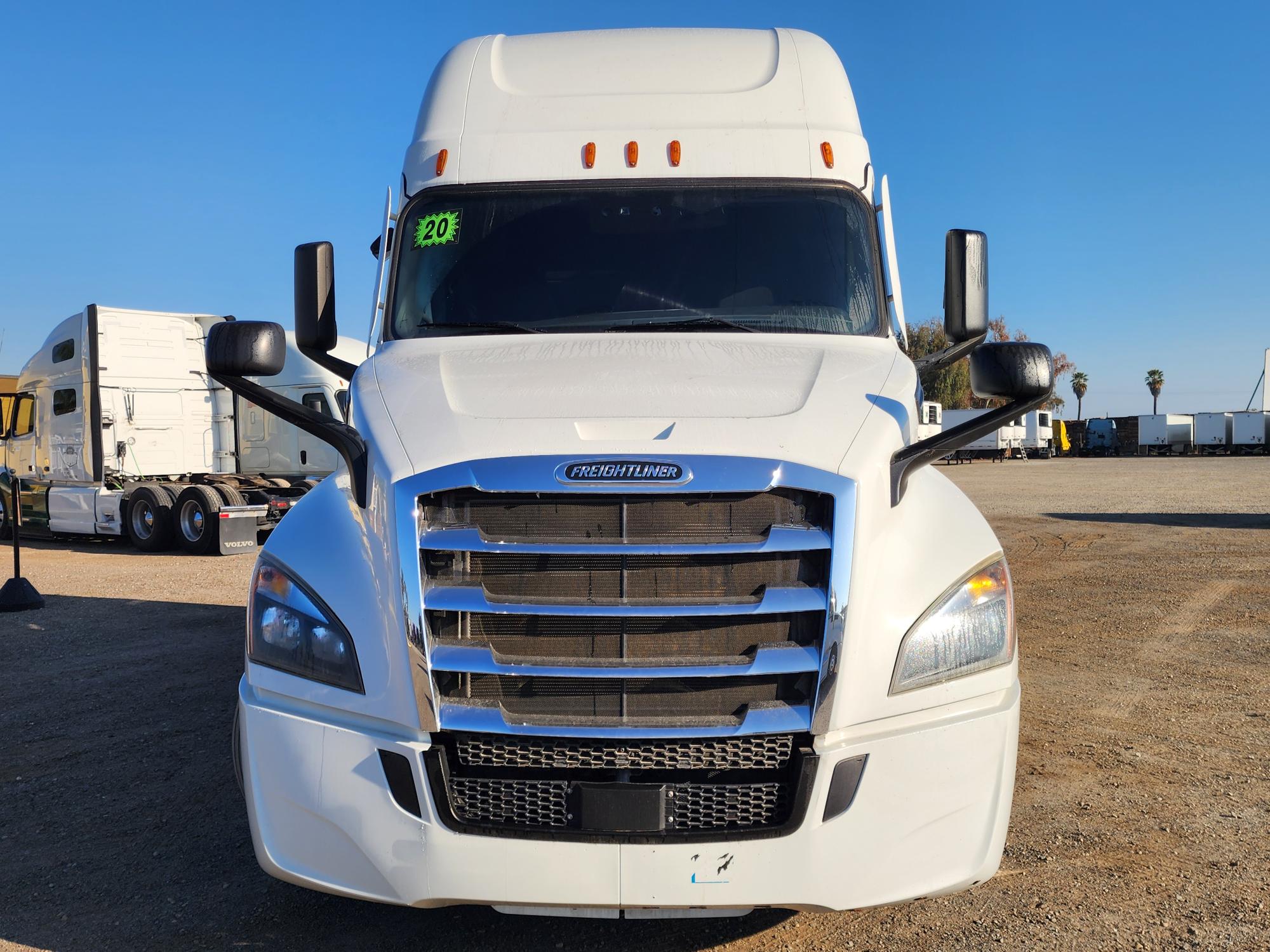 2020 FREIGHTLINER CASCADIA 126SLP - image 2