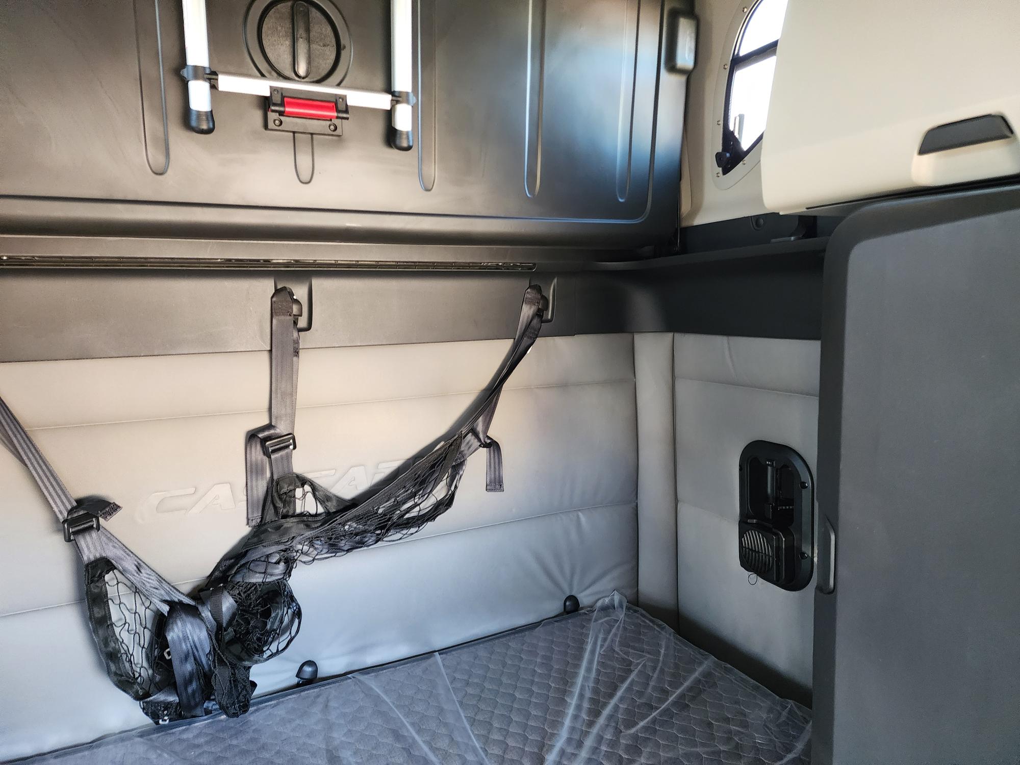 2020 FREIGHTLINER CASCADIA 126SLP - image 18