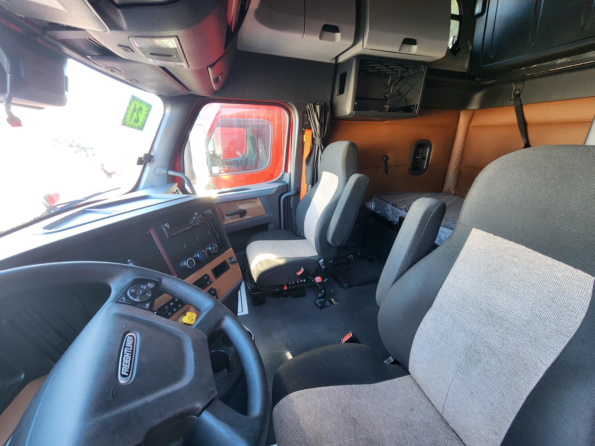 2021 FREIGHTLINER CASCADIA 126SLP - image 16