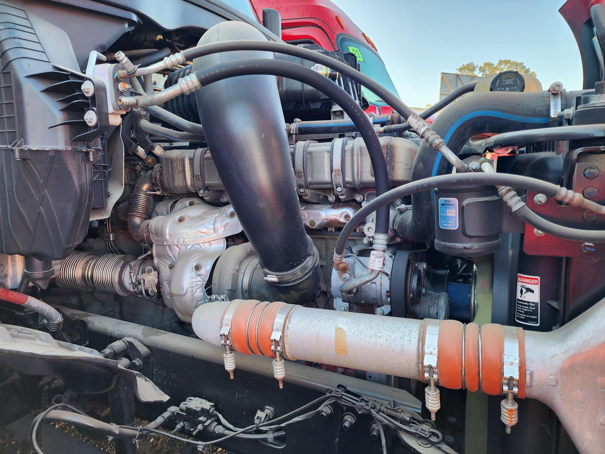 2021 FREIGHTLINER CASCADIA 126SLP - image 9