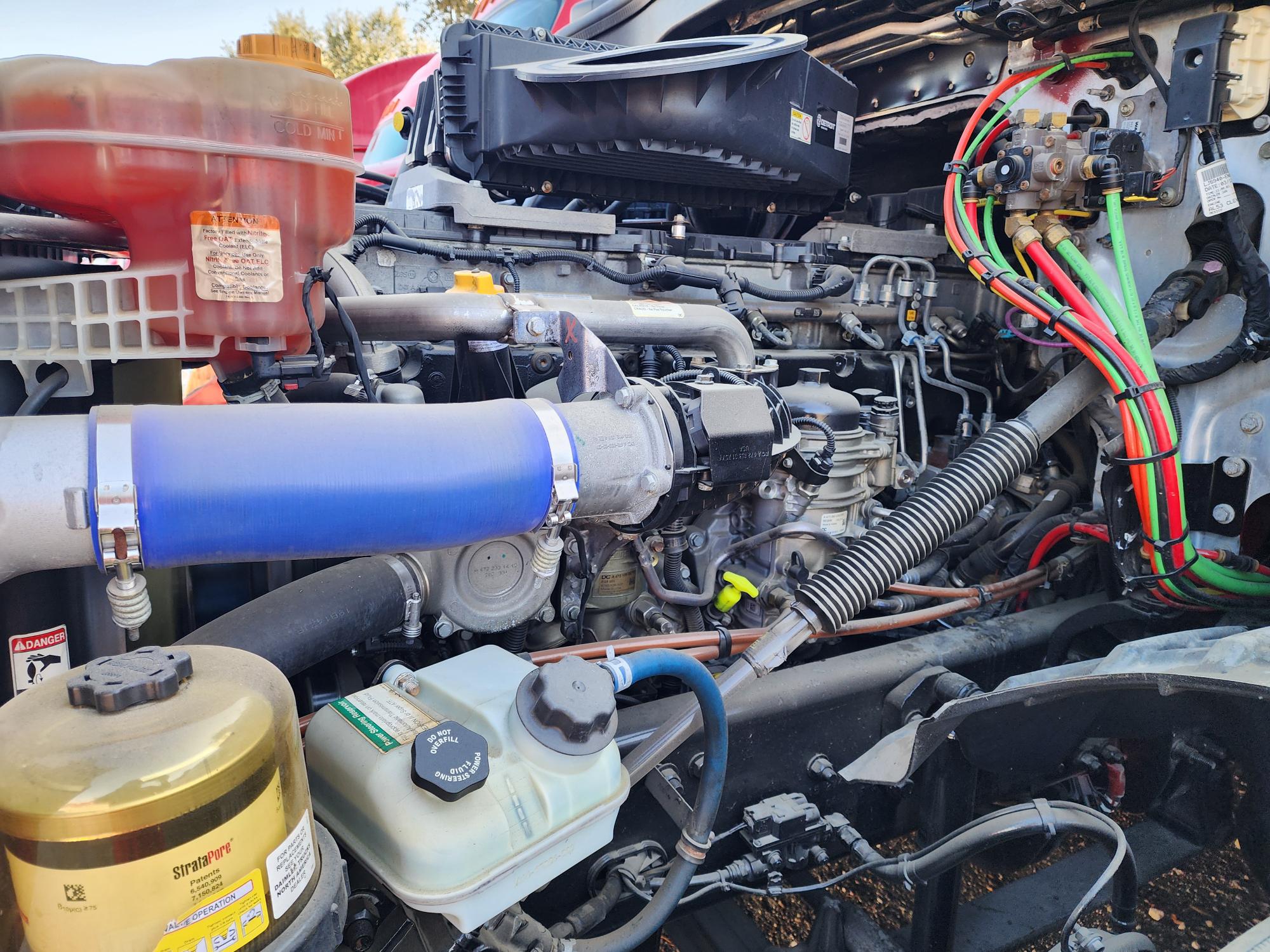 2020 FREIGHTLINER CASCADIA 126SLP - image 10