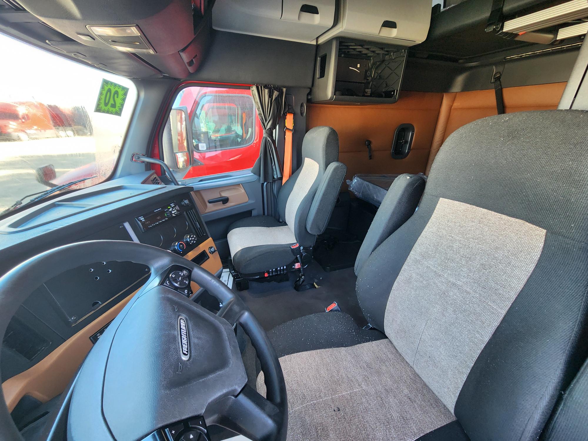 2020 FREIGHTLINER CASCADIA 126SLP - image 16