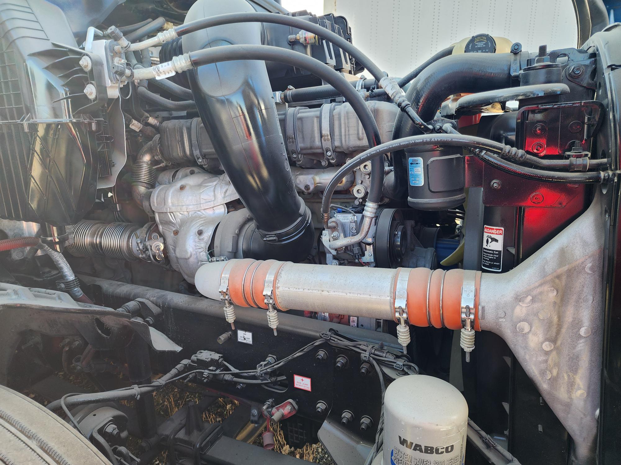 2021 FREIGHTLINER CASCADIA 126SLP - image 9