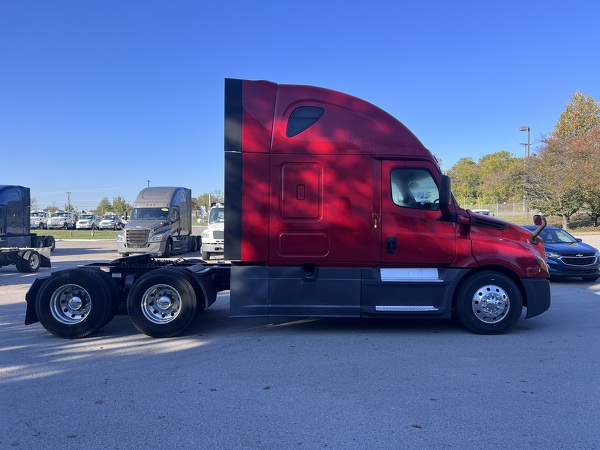 FREIGHTLINER CASCADIA 126SLP 2020